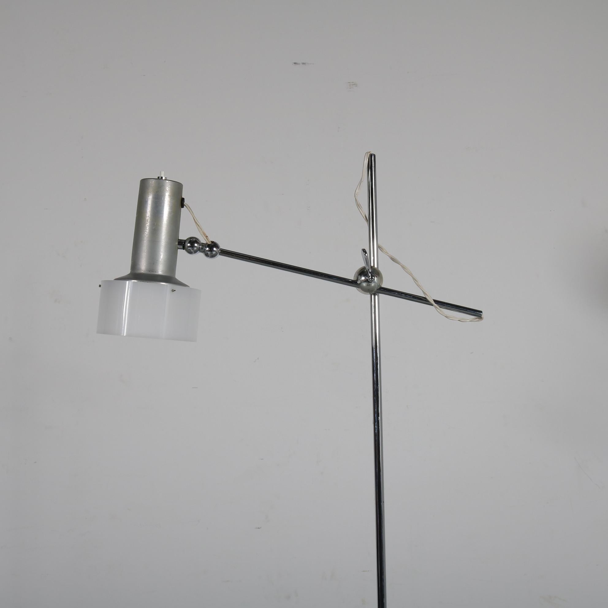 “1083” Floor Lamp by Gino Sarfatti for Arteluce, Italy 1950 In Good Condition For Sale In Amsterdam, NL