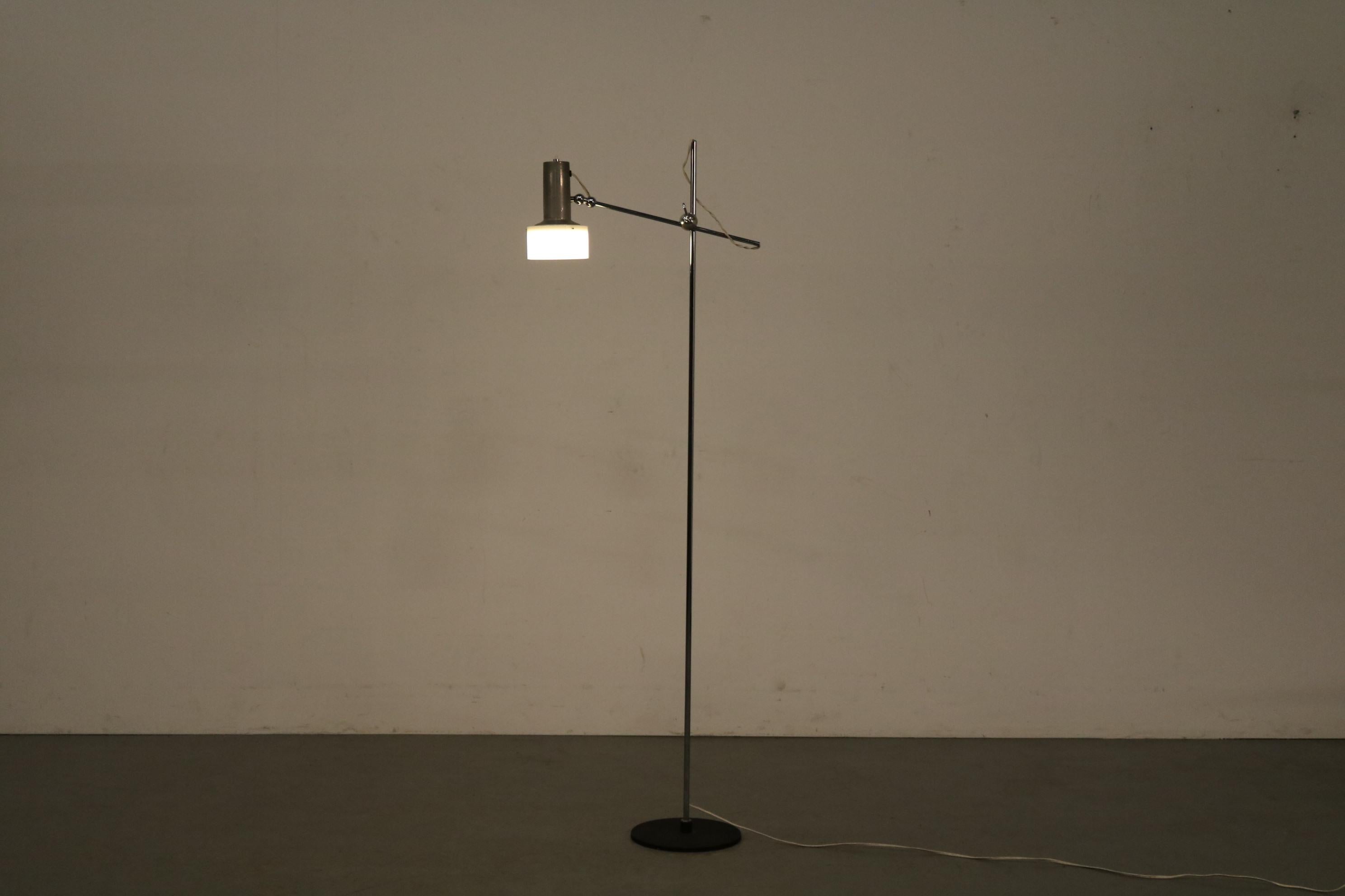 “1083” Floor Lamp by Gino Sarfatti for Arteluce, Italy 1950 For Sale 3