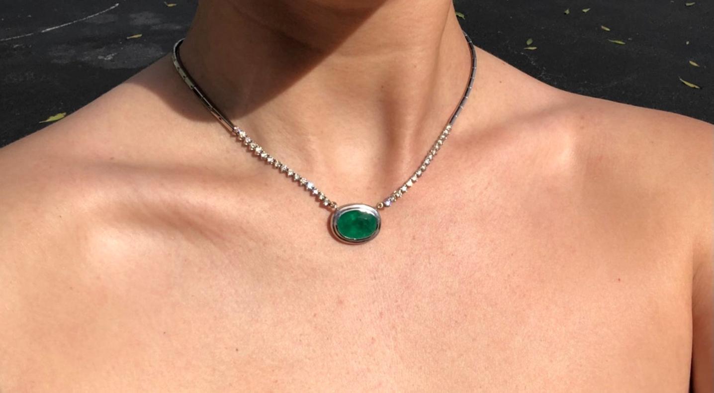 Collier Hepburn de 14 carats avec émeraudes de Colombie taille ovale et diamants 10,83 carats Neuf - En vente à Jupiter, FL