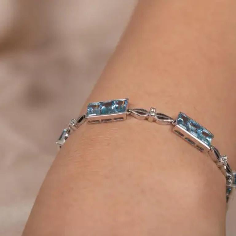 Art Nouveau 10.84 Carat Aquamarine & Diamond Tennis Bracelet in 18 karat Solid White Gold For Sale