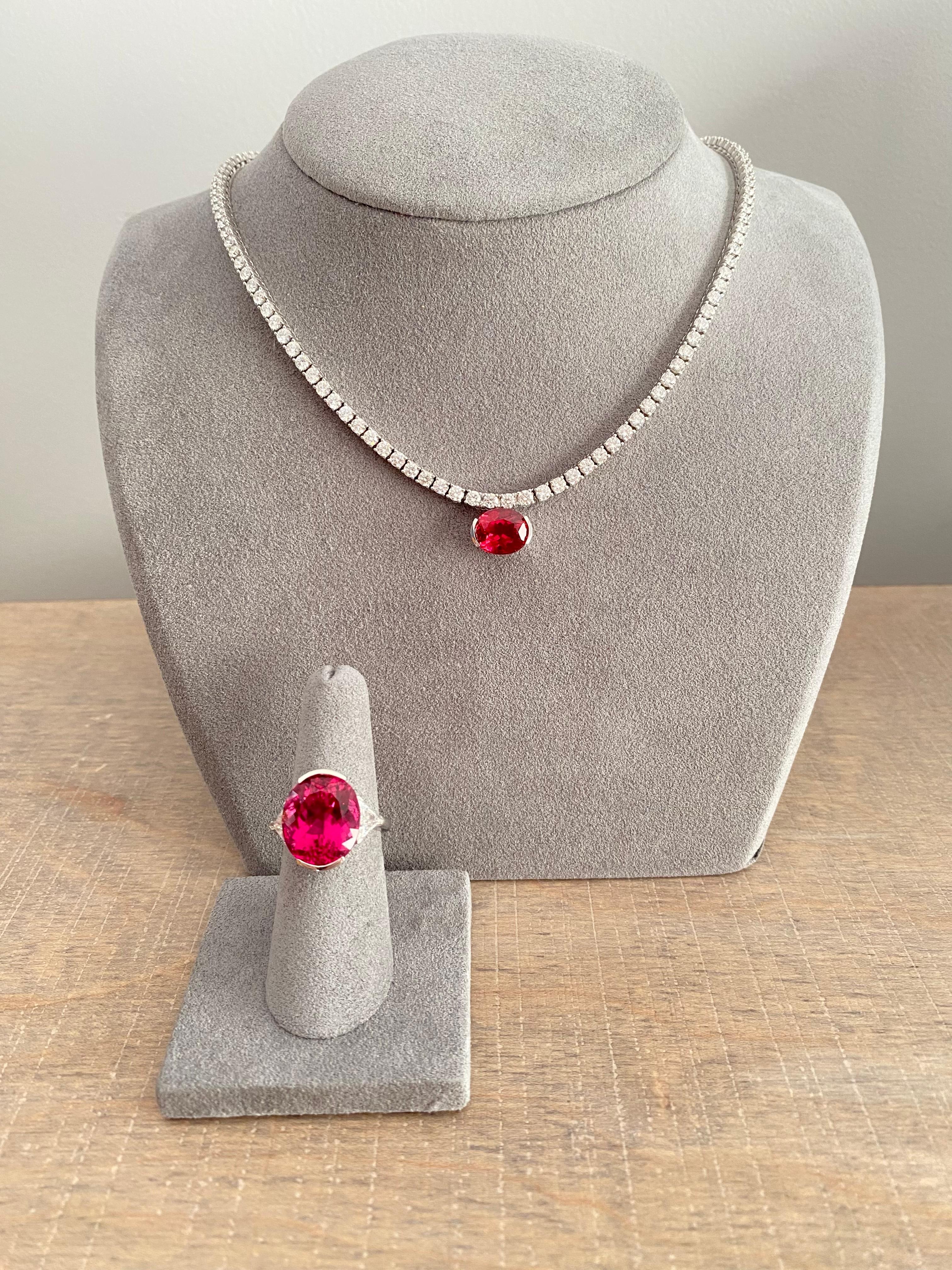 10,84 Karat Rubellit Turmalin Diamantring im Angebot 2