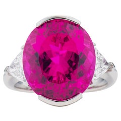 Anello con tormalina rubellite e diamanti da 10,84 carati