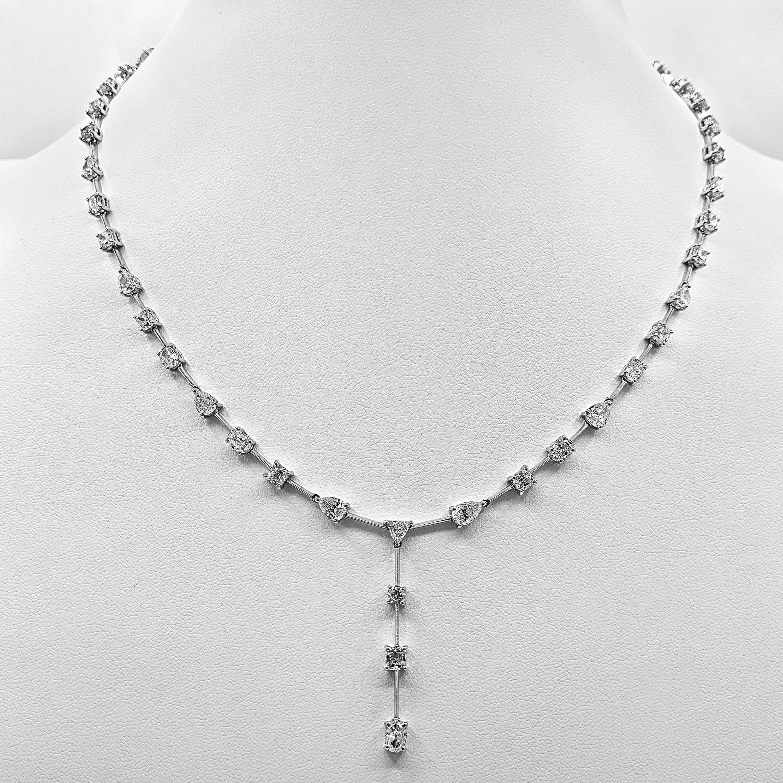 Donna 10.85 Carat Diamond White Gold Necklace in vendita