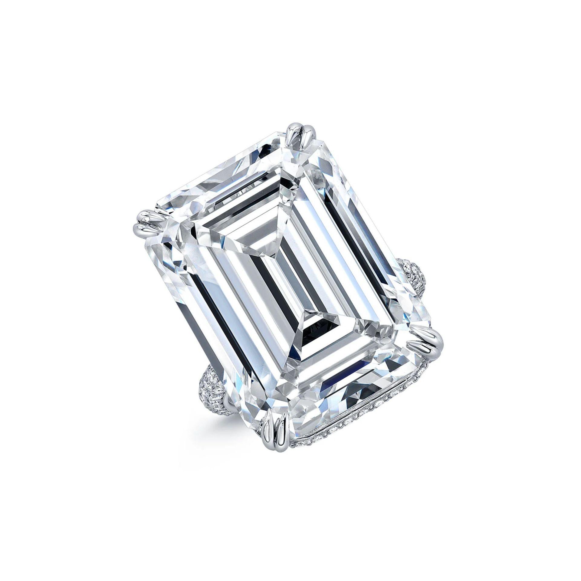 10,85 Karat Diamantring im Smaragdschliff Typ IIA D Farbe, innen lupenrein Damen im Angebot