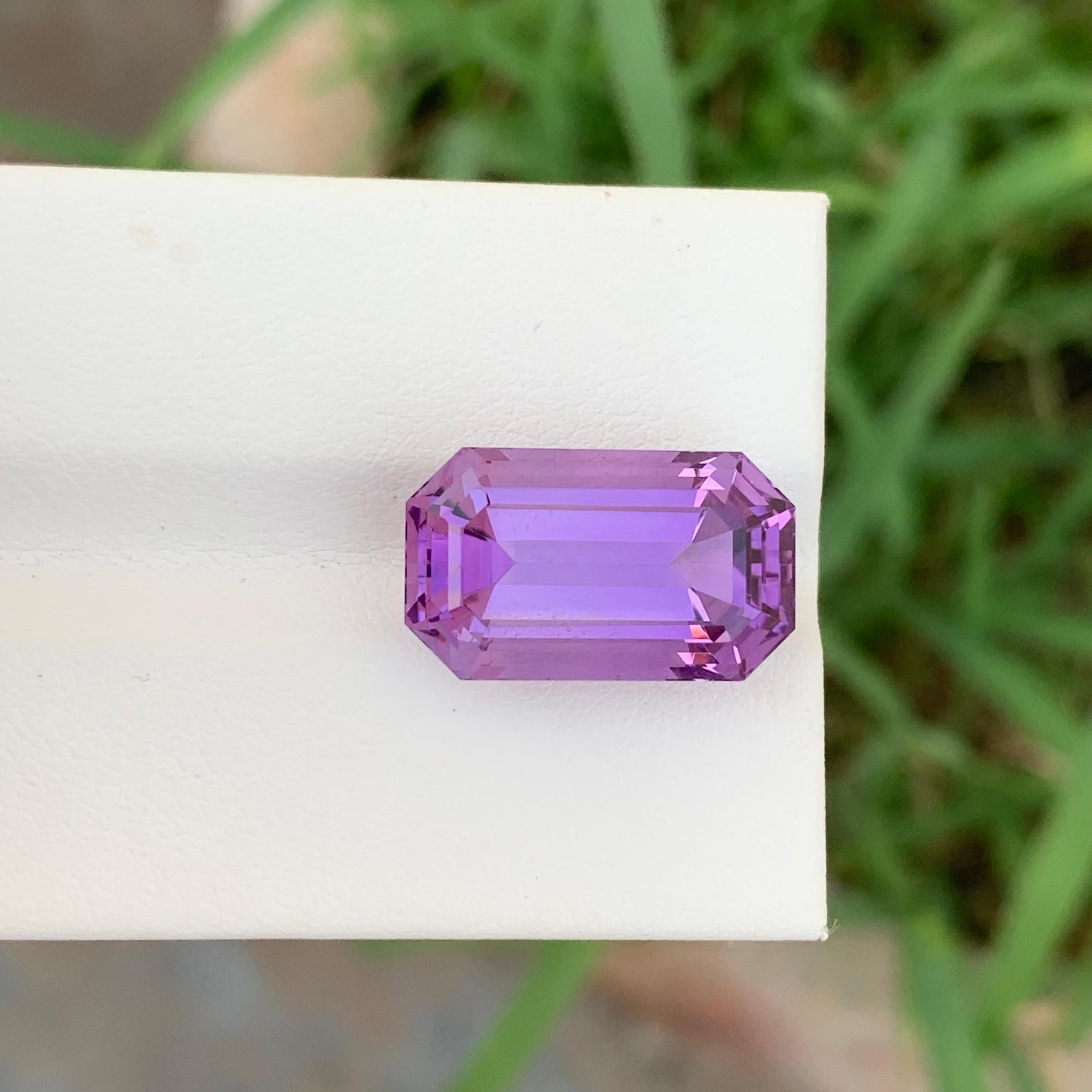 10.85 Karat natürlicher loser Amethyst-Smaragd in Smaragdform für die Schmuckherstellung im Zustand „Neu“ im Angebot in Peshawar, PK