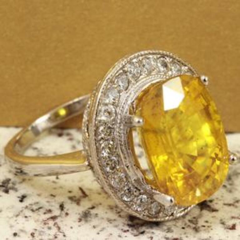 10.85 Carat Exquisite Natural Unheated Yellow Sapphire and Diamond 14K Solid In New Condition For Sale In Los Angeles, CA