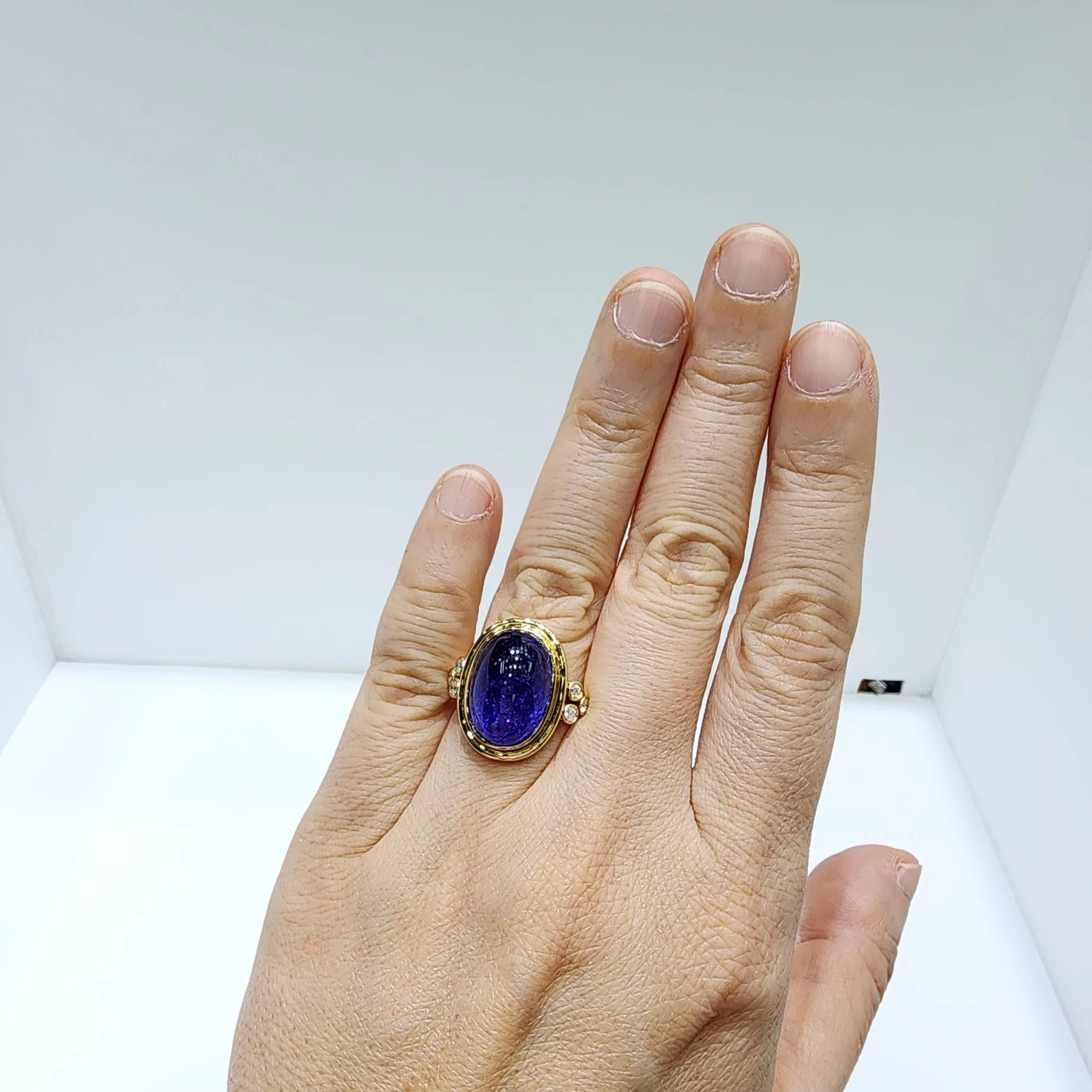 Taille cabochon Bague cocktail en or jaune 18 carats avec tanzanite cabochon de 10,85 carats en vente