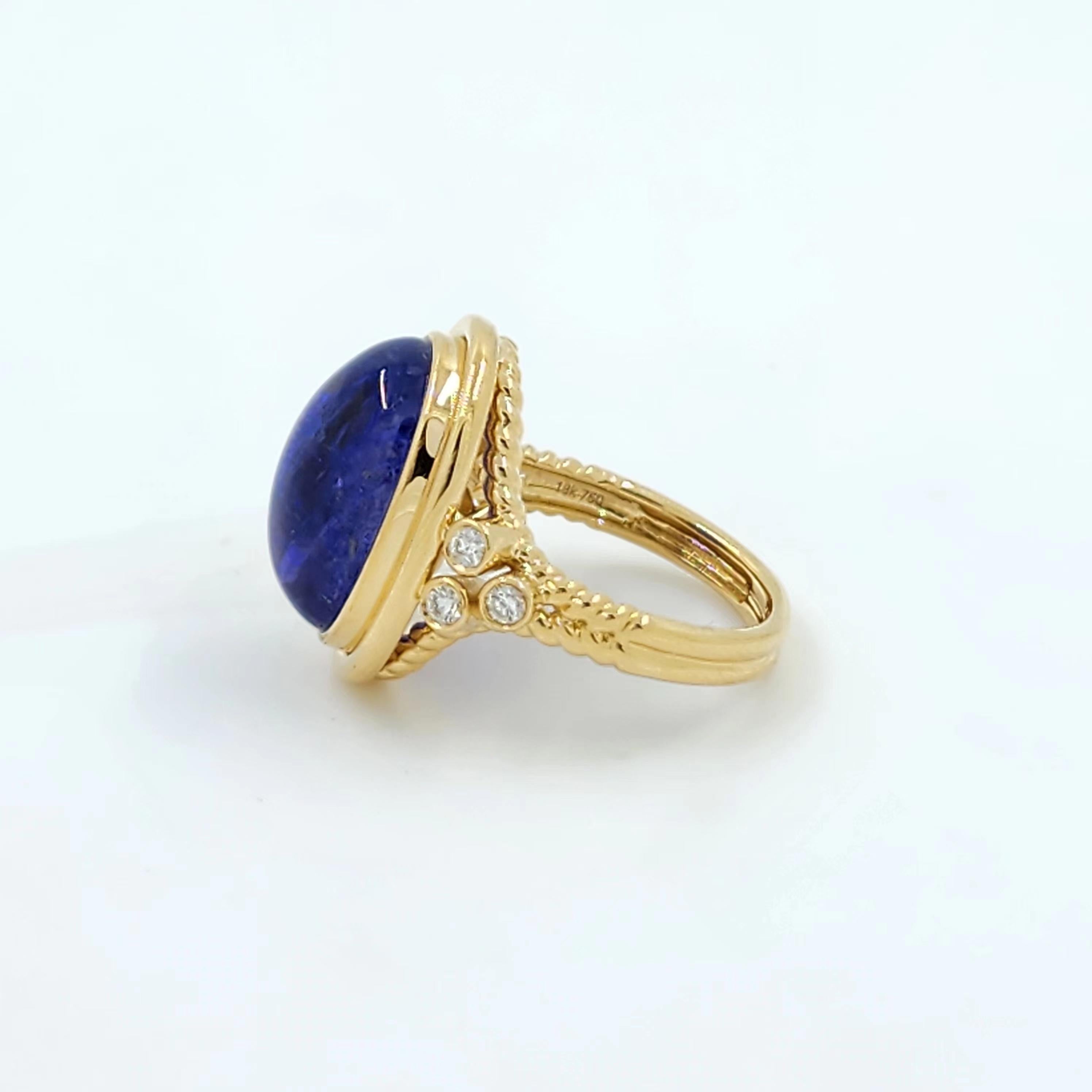 Bague cocktail en or jaune 18 carats avec tanzanite cabochon de 10,85 carats en vente 1