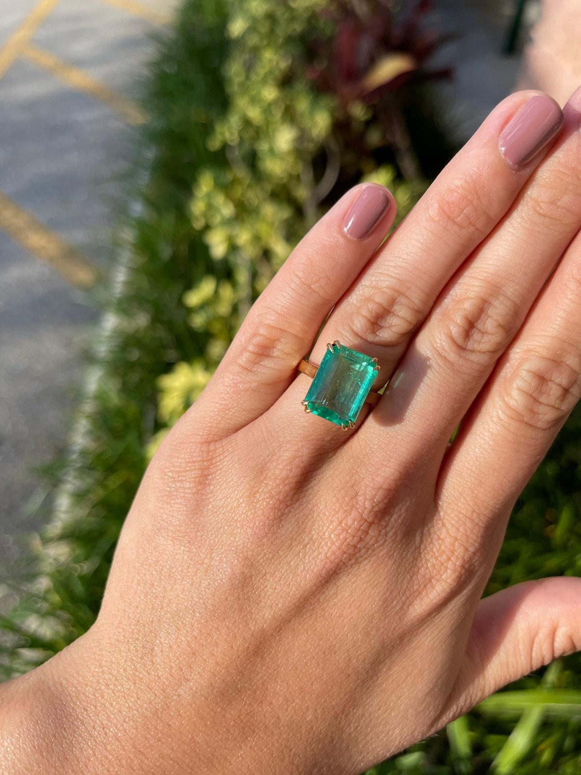 10,58cts 18K Großer Erbstück Kolumbianischer Smaragd-Smaragd Schliff Solitär Ring (Smaragdschliff) im Angebot
