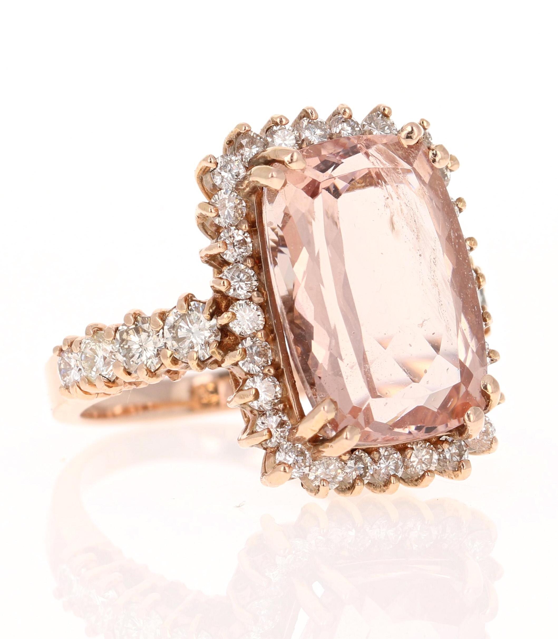 Bague en Morganite avec diamant

Cette bague est ornée d'une morganite de 9,12 carats de taille émeraude naturelle mesurant 16 mm x 11 mm et entourée de 38 diamants de taille ronde pesant 1,74 carats. Le poids total en carats de la bague est de
