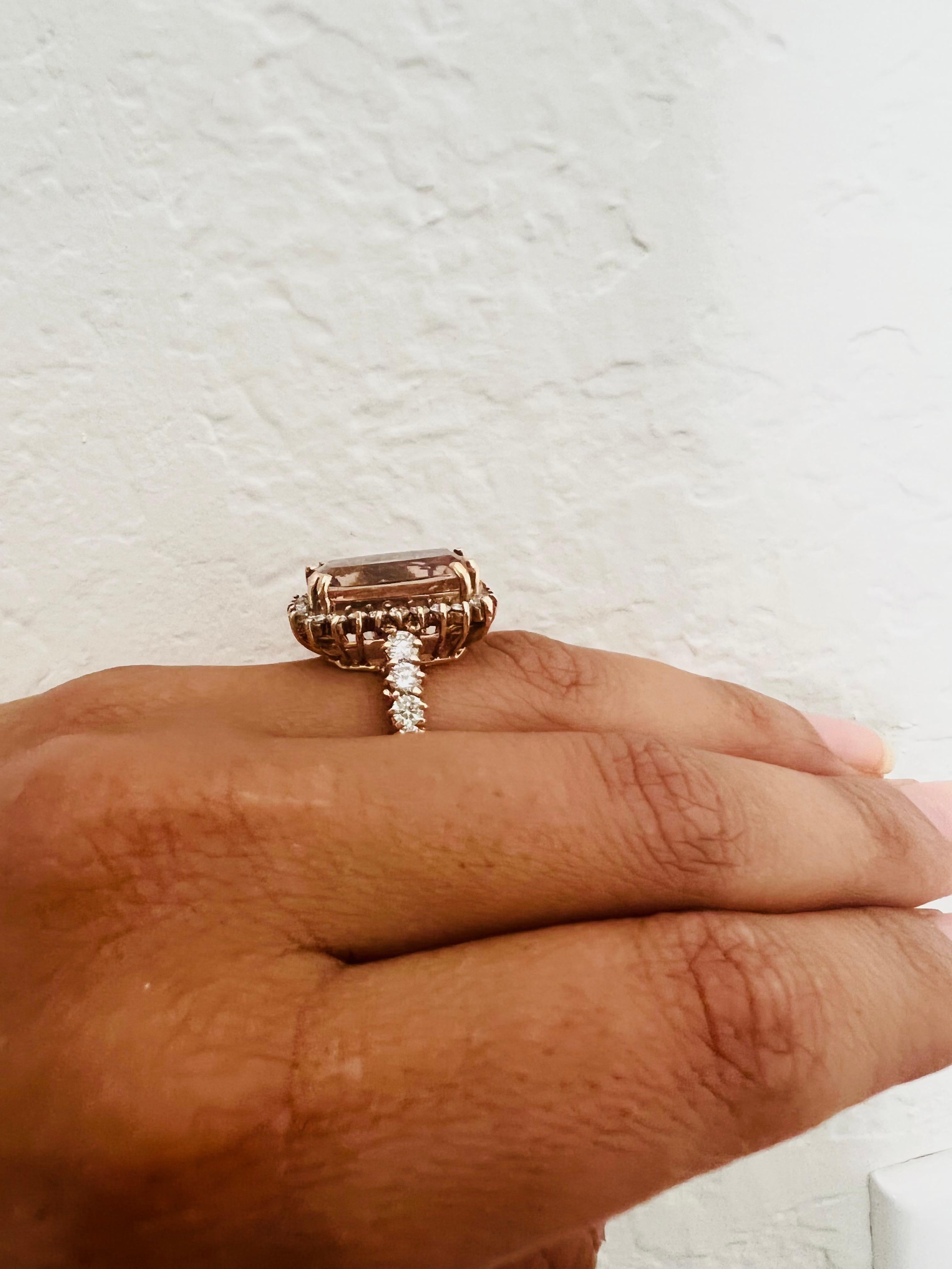 Bague cocktail en or rose 14 carats avec Morganite de 10,86 carats et diamants Pour femmes en vente