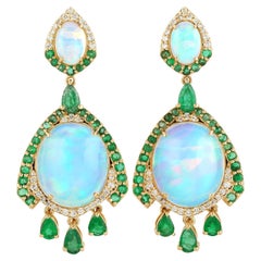 Boucles d'oreilles en or 18 carats avec opale, émeraude et diamant de 10,87 carats