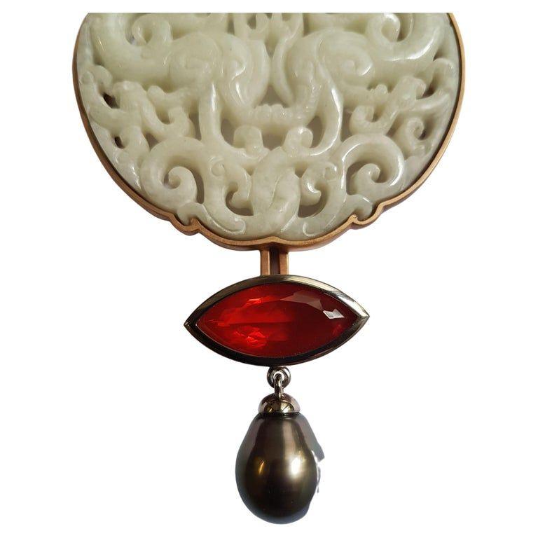 Collier disque en or et bronze avec opale de feu de Tahiti 10,88 carats et perles de jade blanc en vente 3
