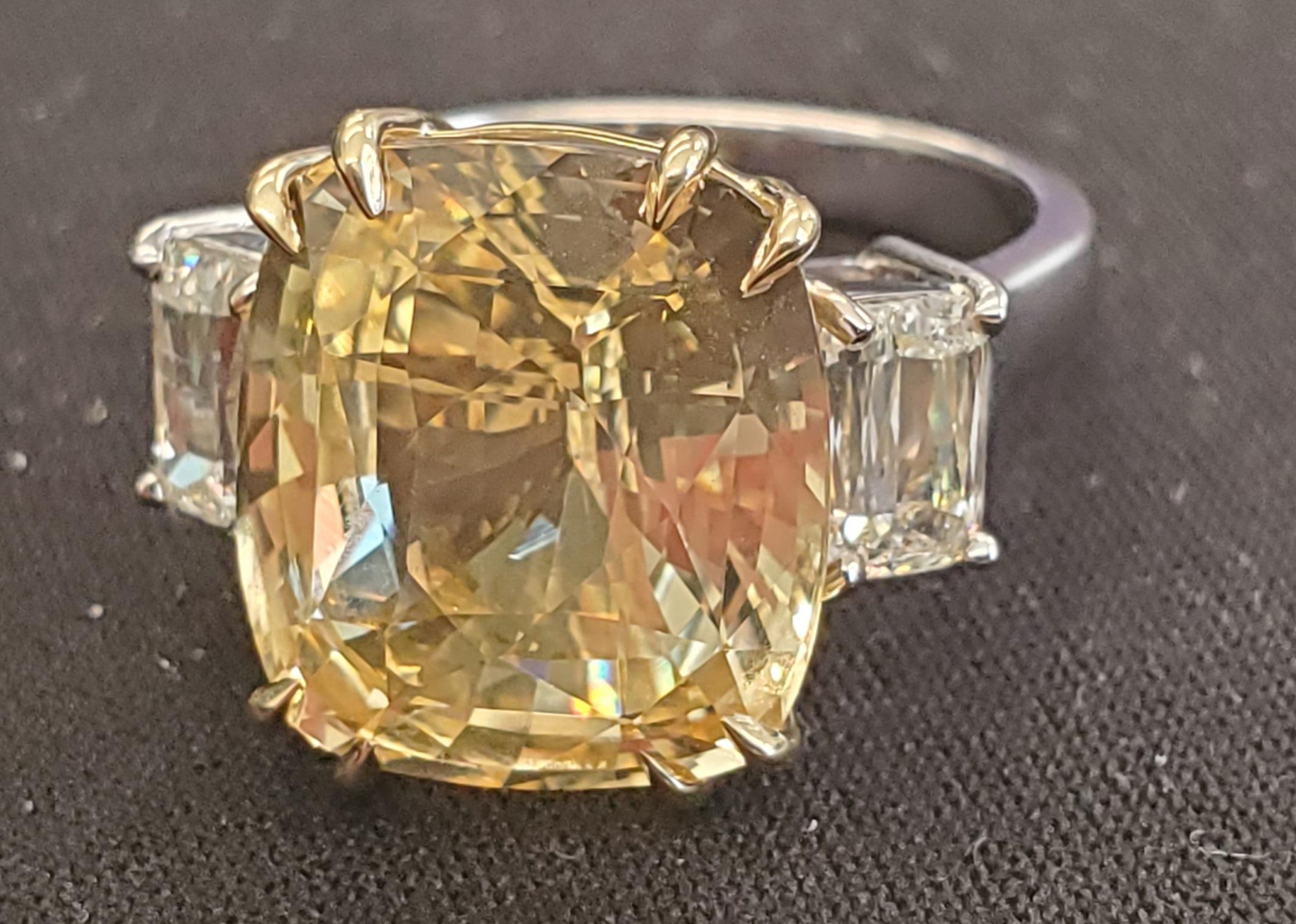 10.89 Carat Cushion Cut Yellow Sapphire & Diamond Ring in 18k Gold In New Condition In Chicago, IL