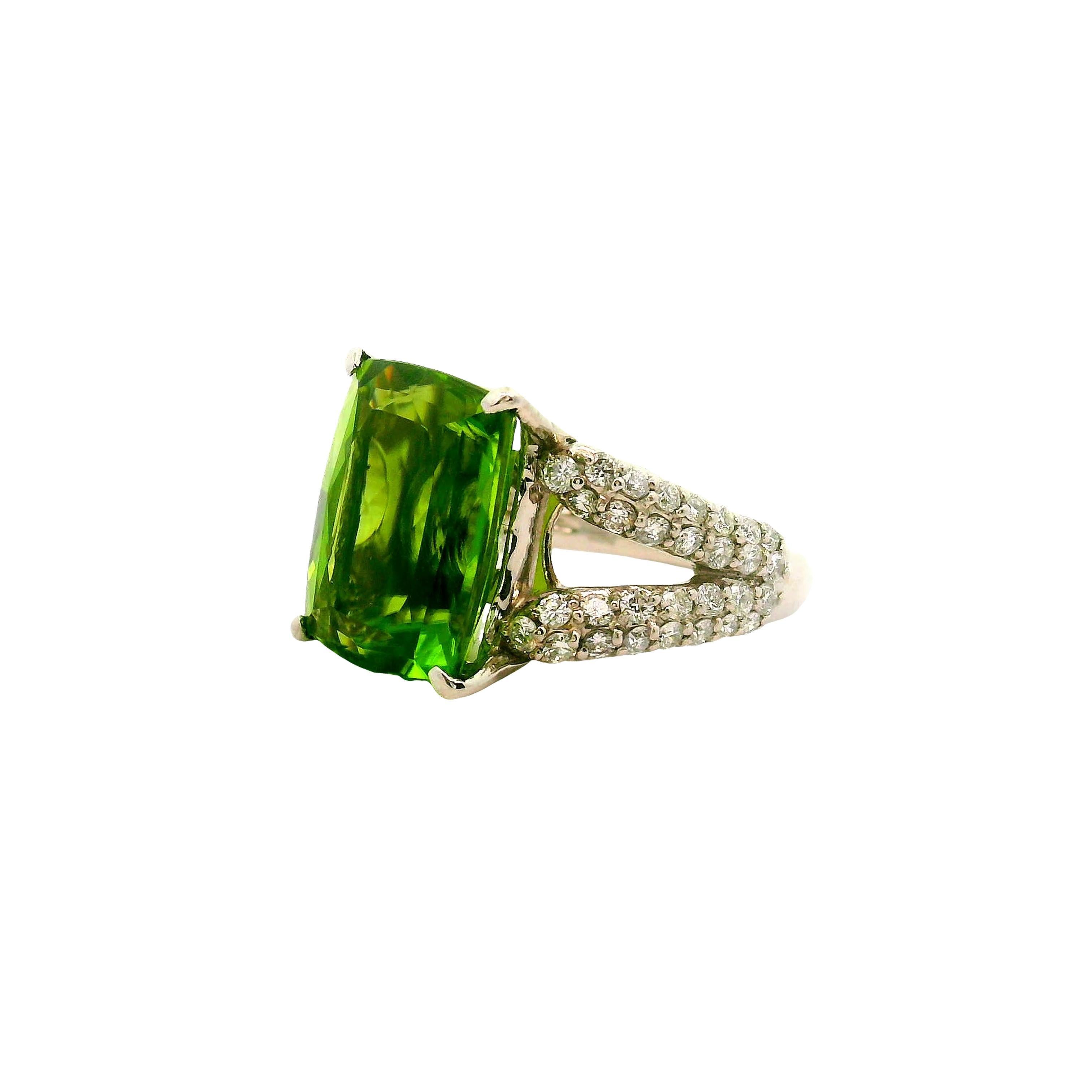 Anillo de Platino con Diamante Peridoto de 10.89 Quilates en Excelente estado para la venta en Beverly Hills, CA