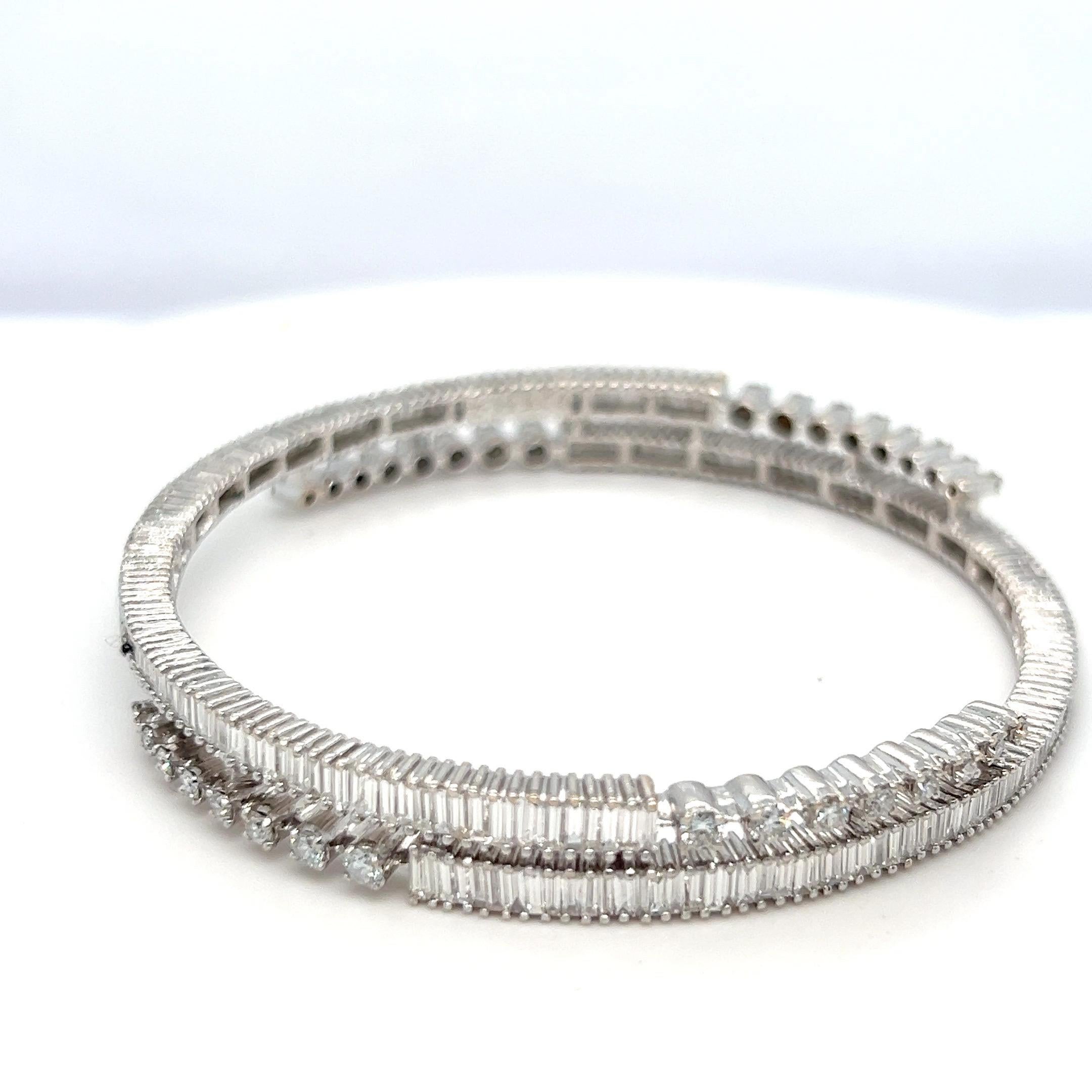 Bangles con diamanti bianchi da 10,89 carati in vendita 4