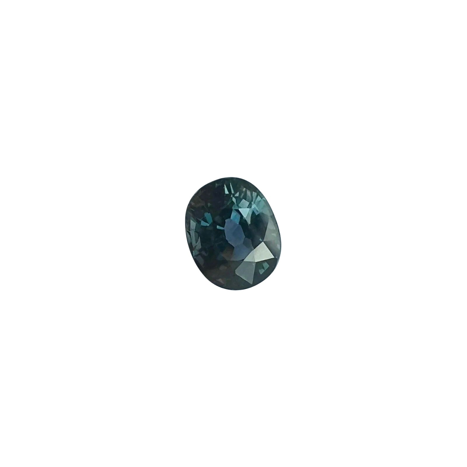 Saphir taille ovale non chauffé vert bleu violet certifié IGI de 1,08 carat à couleur changeante