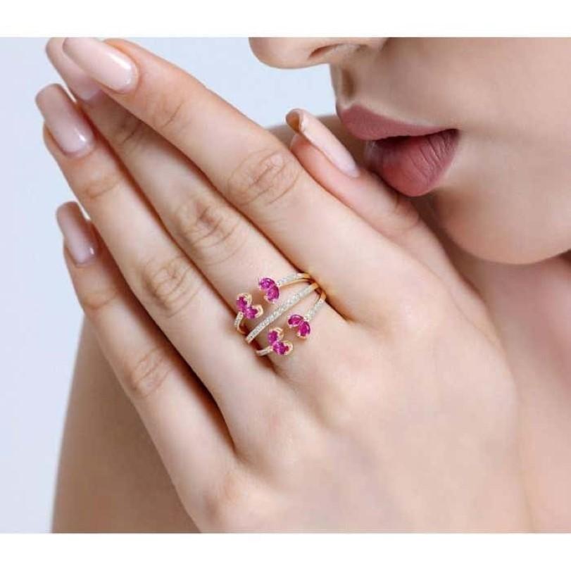 1.08 Karat Diamant und Rubin Klauenring Damen im Angebot