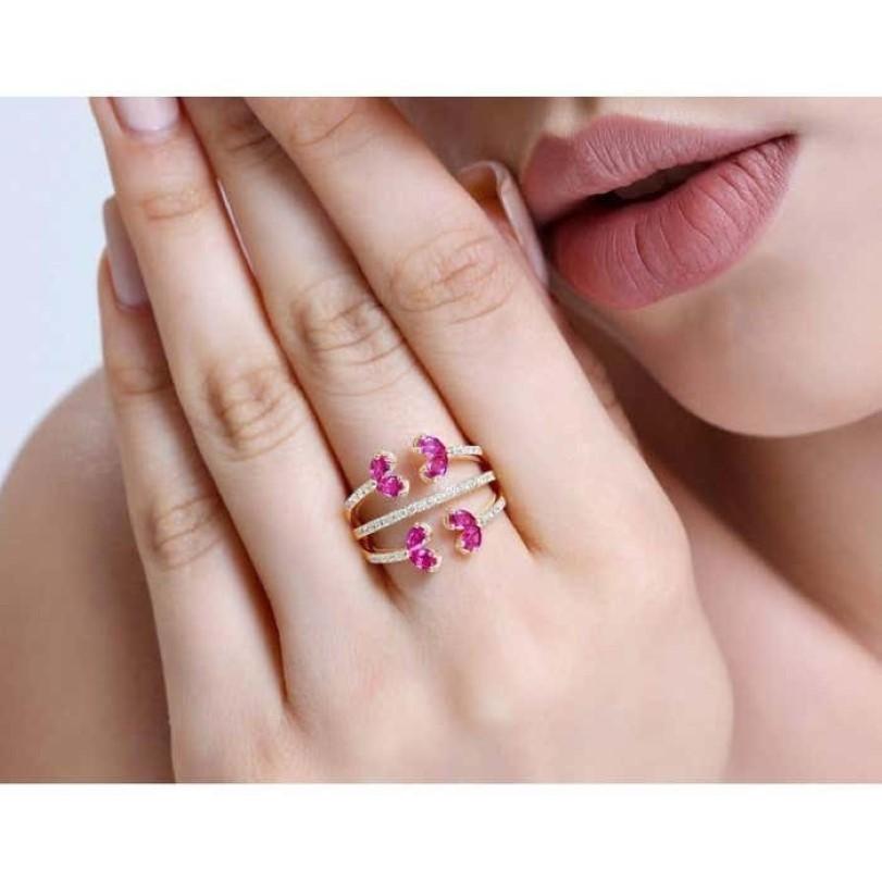 1.08 Karat Diamant und Rubin Klauenring im Angebot 3