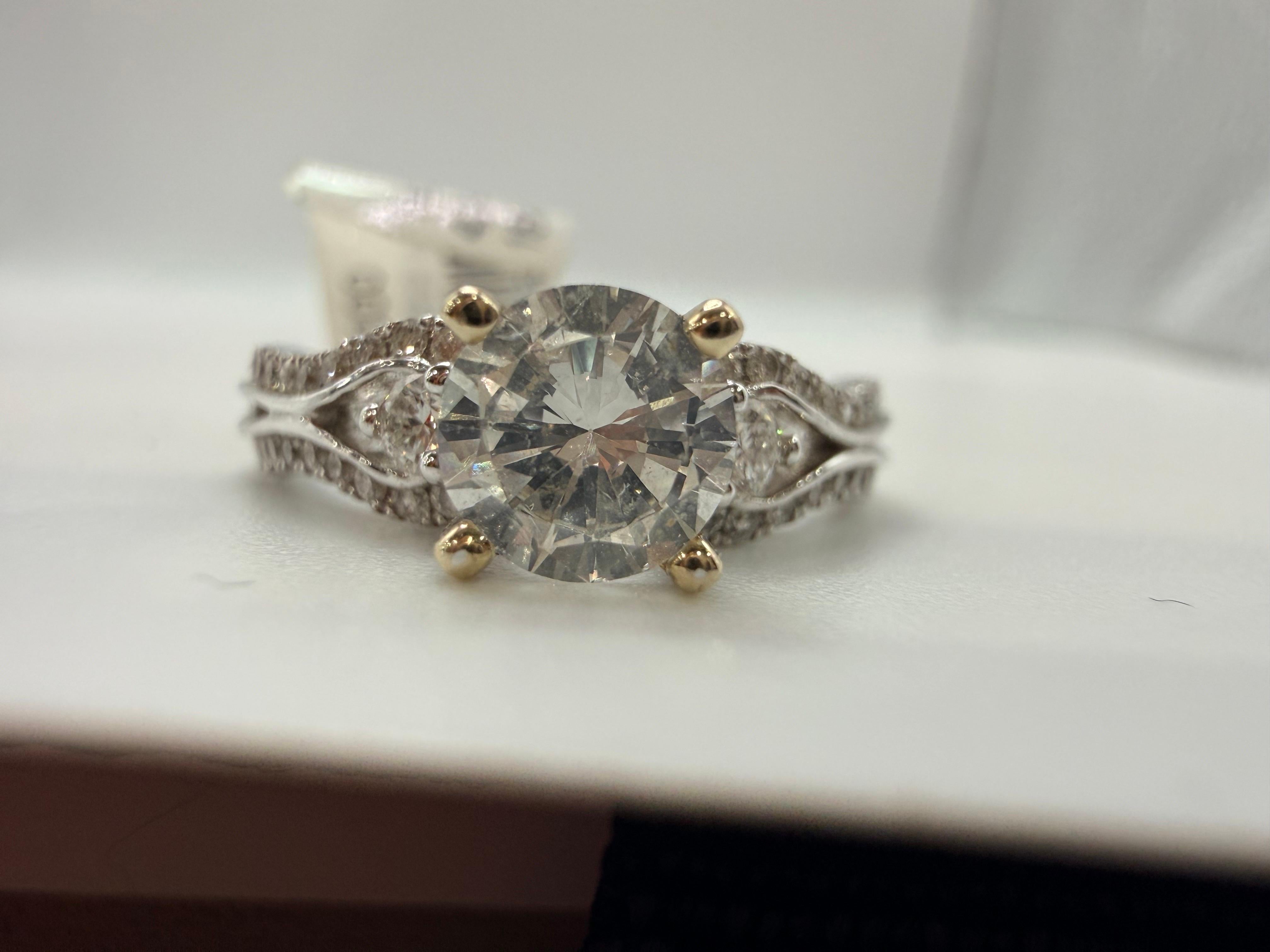 Taglio brillante Anello di fidanzamento con diamante da 1,08 carati in oro 18KT in vendita
