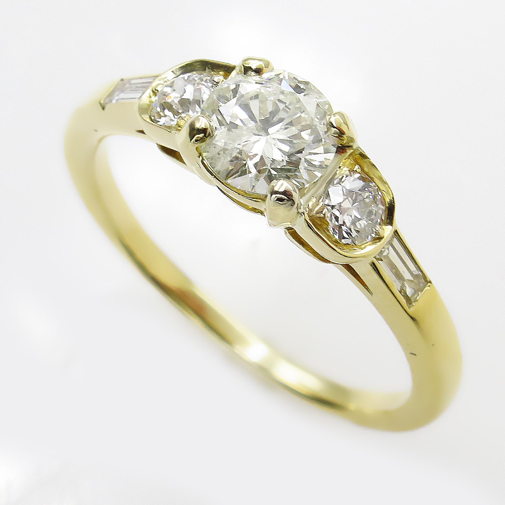 Round Cut 1.08 Carat Five-Stone Diamond Wedding Engagement 18 Karat Yellow Gold Ring