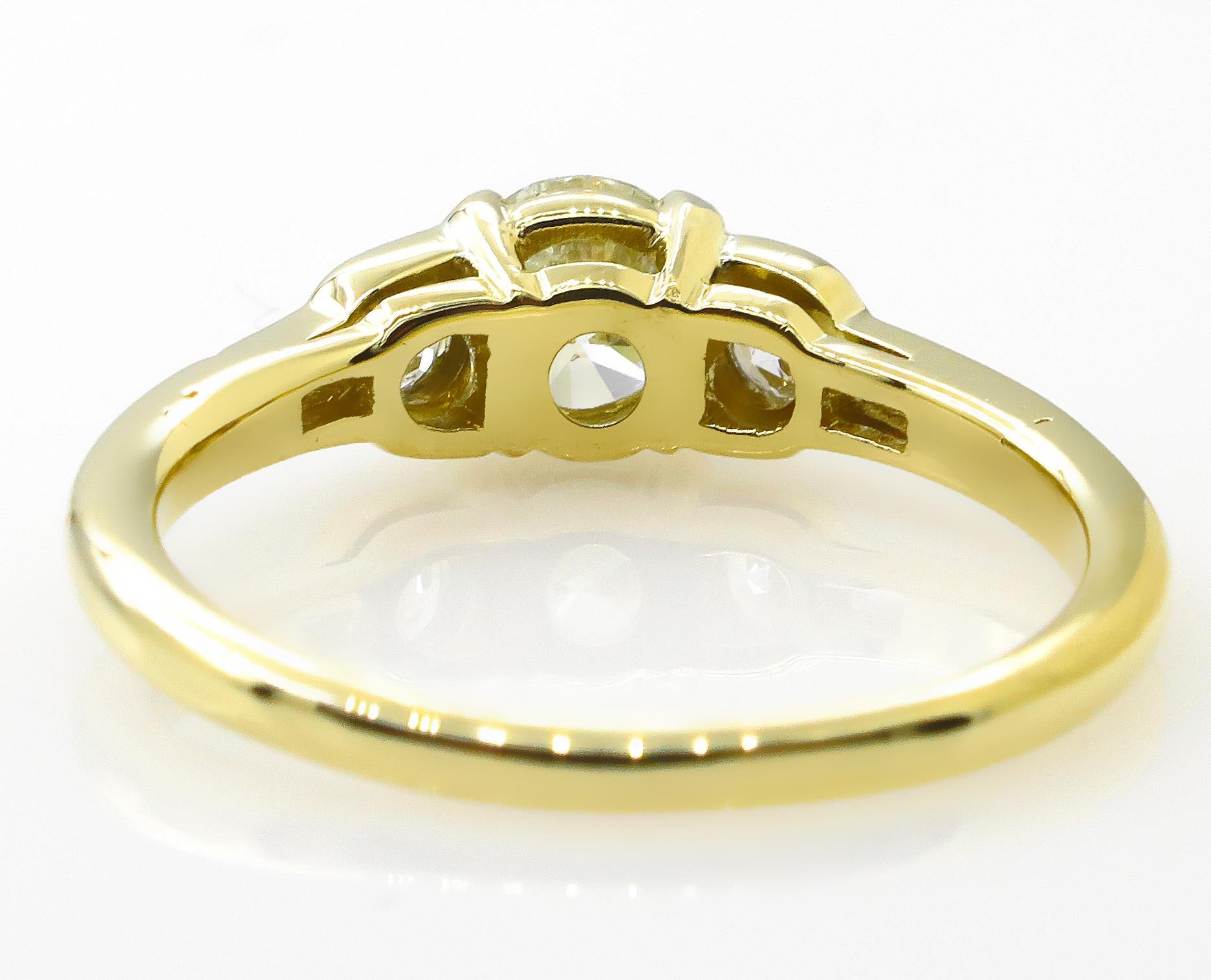 1.08 Carat Five-Stone Diamond Wedding Engagement 18 Karat Yellow Gold Ring 2