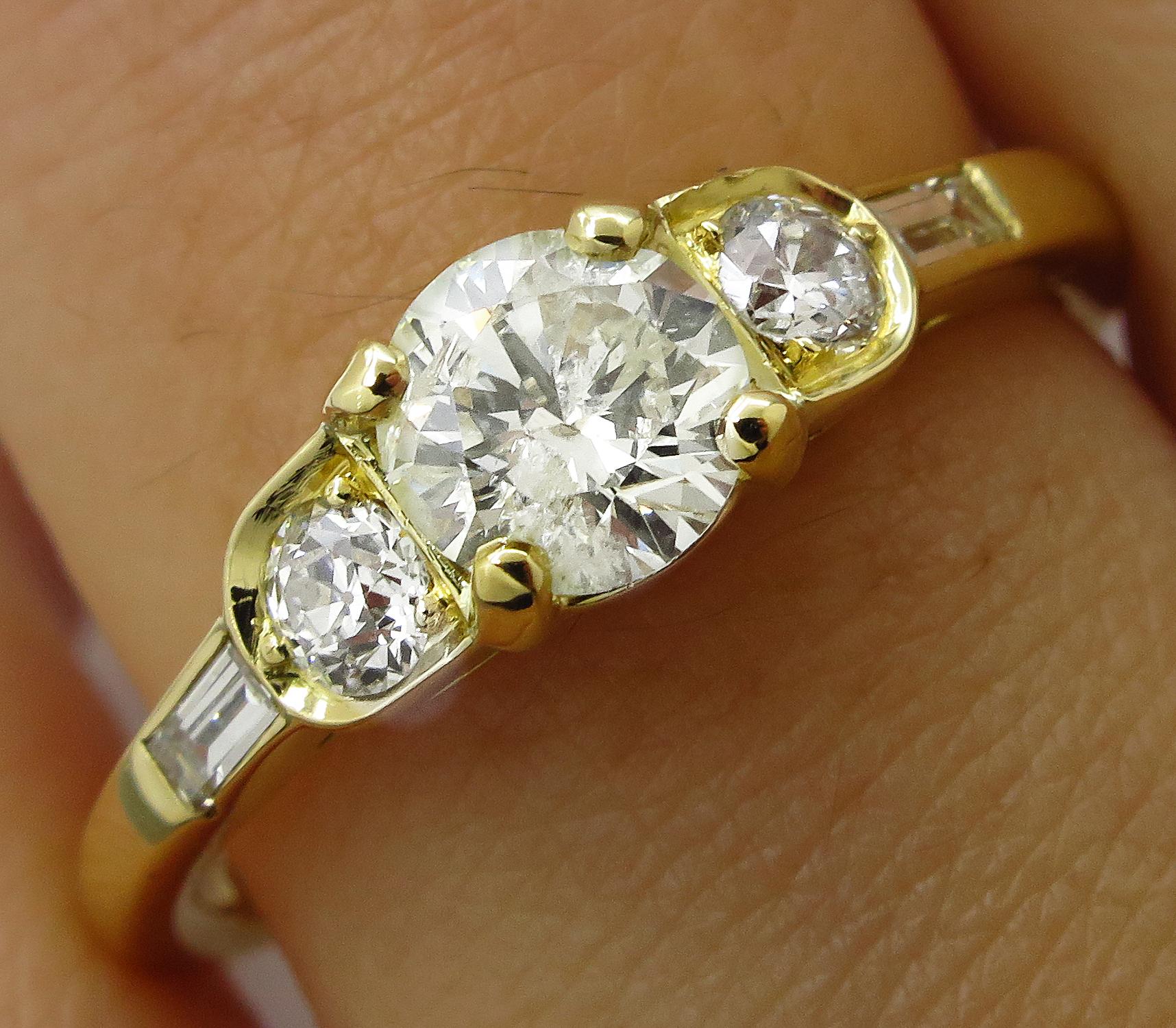 1.08 Carat Five-Stone Diamond Wedding Engagement 18 Karat Yellow Gold Ring 3