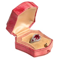 Anillo Halo de Diamantes Rubí Natural de Corte Ovalado (Aprox. 1,00 Quilates), , Platino