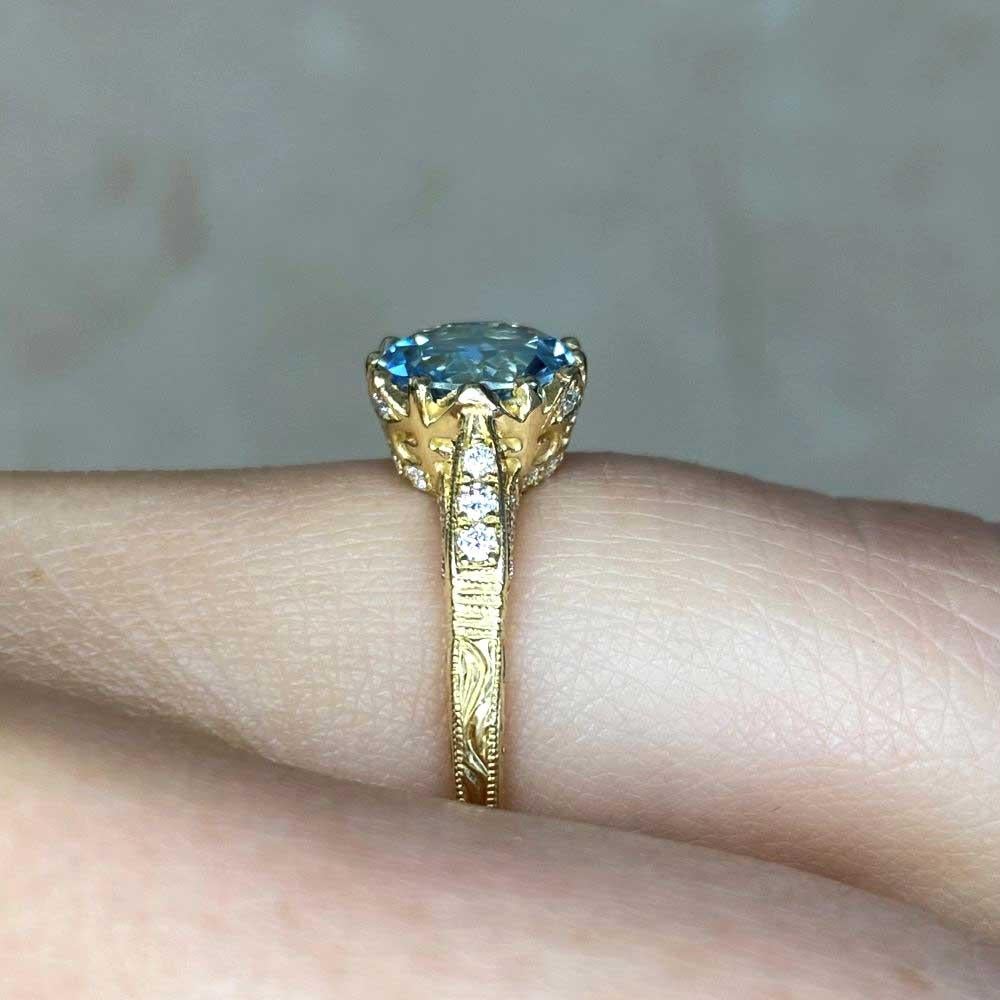 Round Aquamarine Cocktail Ring (Approx. 1.00-Carats), 18k Yellow Gold In Excellent Condition For Sale In New York, NY