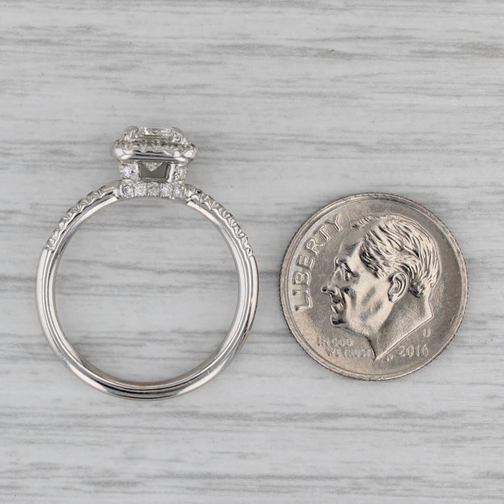 Anello di fidanzamento aureolato con diamante da 1,08ctw in oro bianco 14k misura 7 GIA in vendita 2