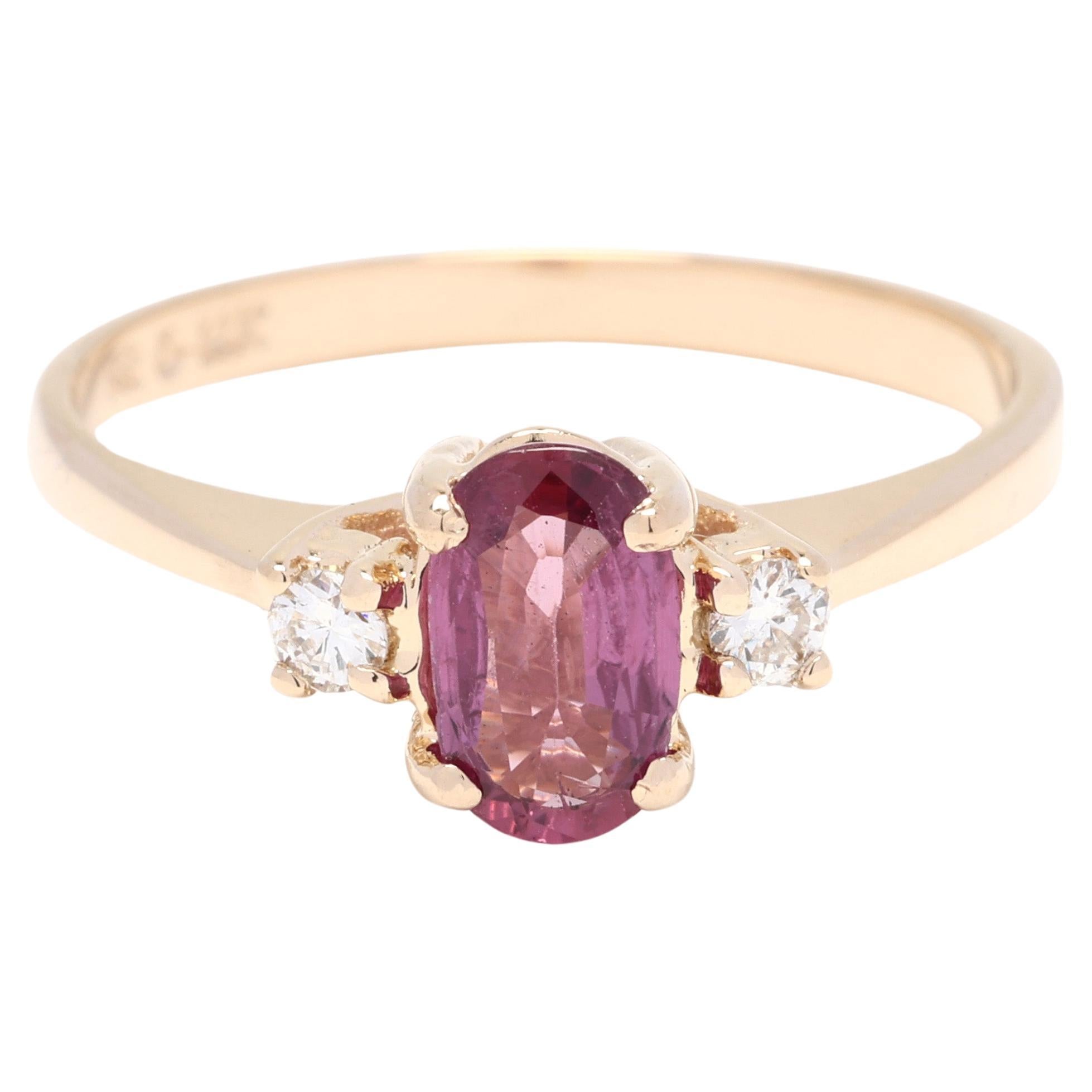 Anillo de 3 piedras con rubíes y diamantes de 1,08 ctw, oro amarillo de 14k, tamaño del anillo 6,25