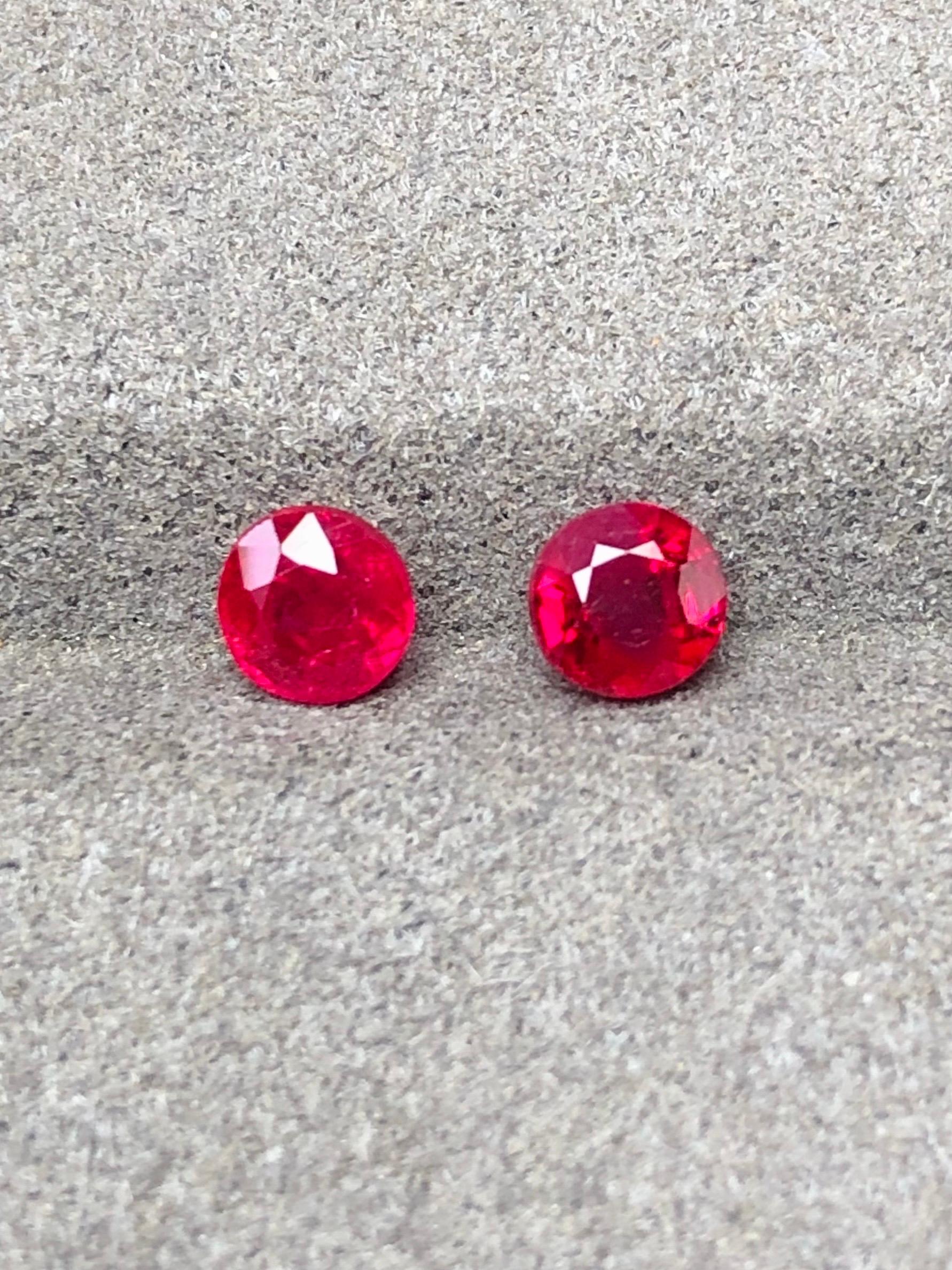 1.09/2 Carats Certificat GIA Rubis Naturel Non Chauffé Birmanie Couleur Sang de Pigeon Unisexe en vente