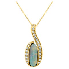 1,09 Karat Australischer Opal und Diamant-Anhänger