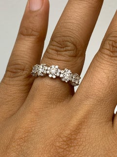 1.09 Carat Brilliant cut Flower Diamond Ring in 18k White Gold