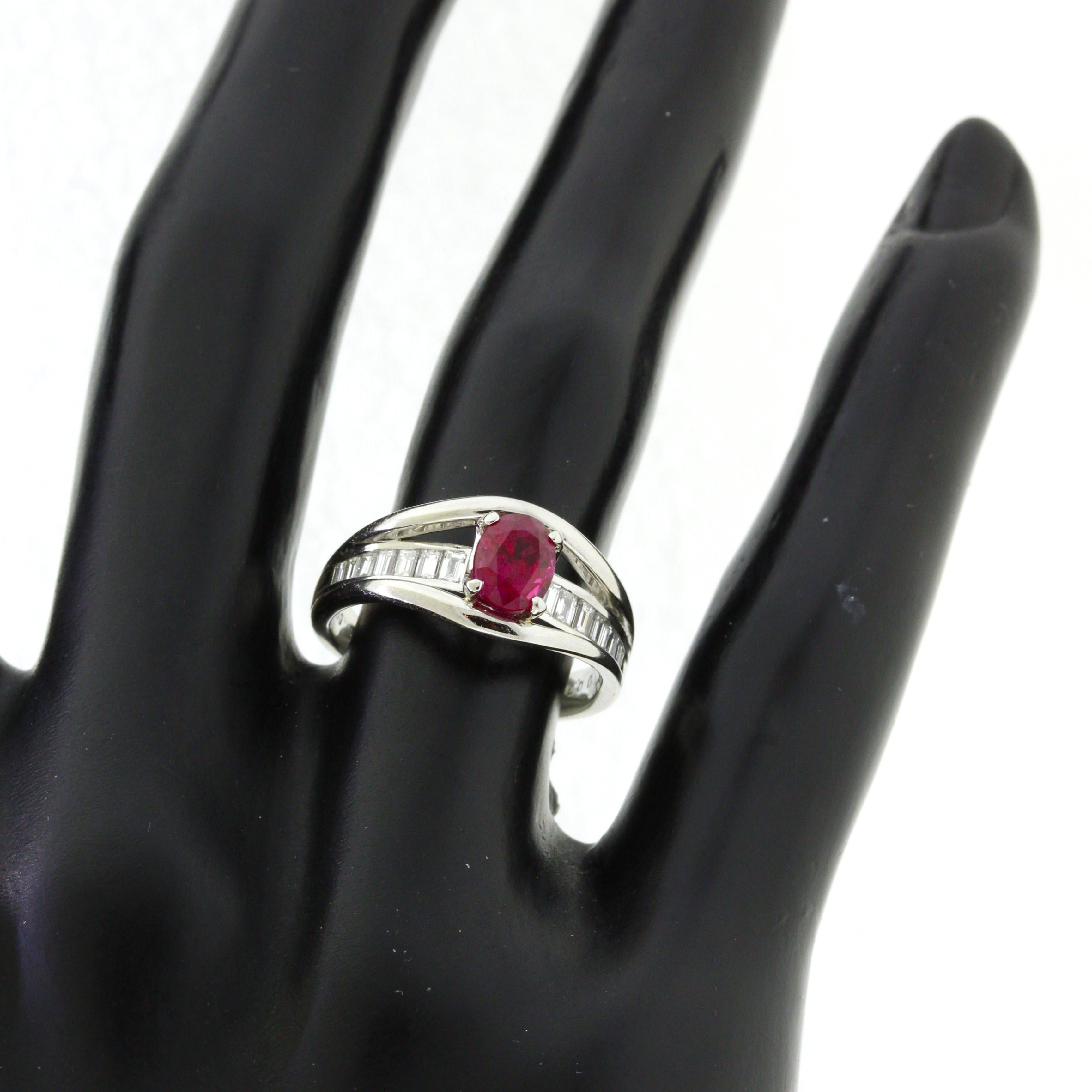 1.09 Carat Burmese Ruby Diamond Platinum Ring, GIA Certified For Sale 2