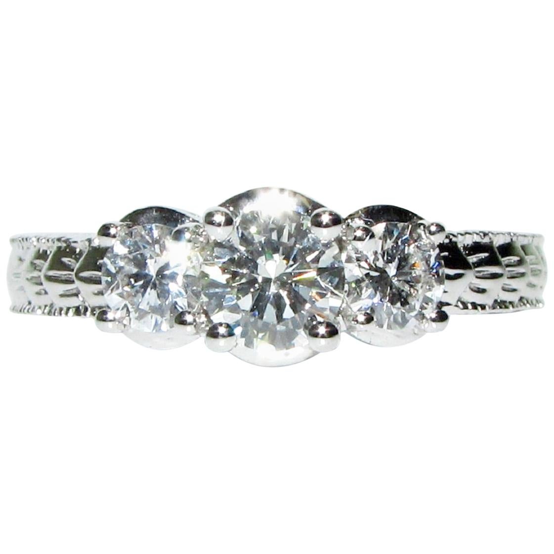 Bague classique à 3 diamants de 1,09 carat en vente
