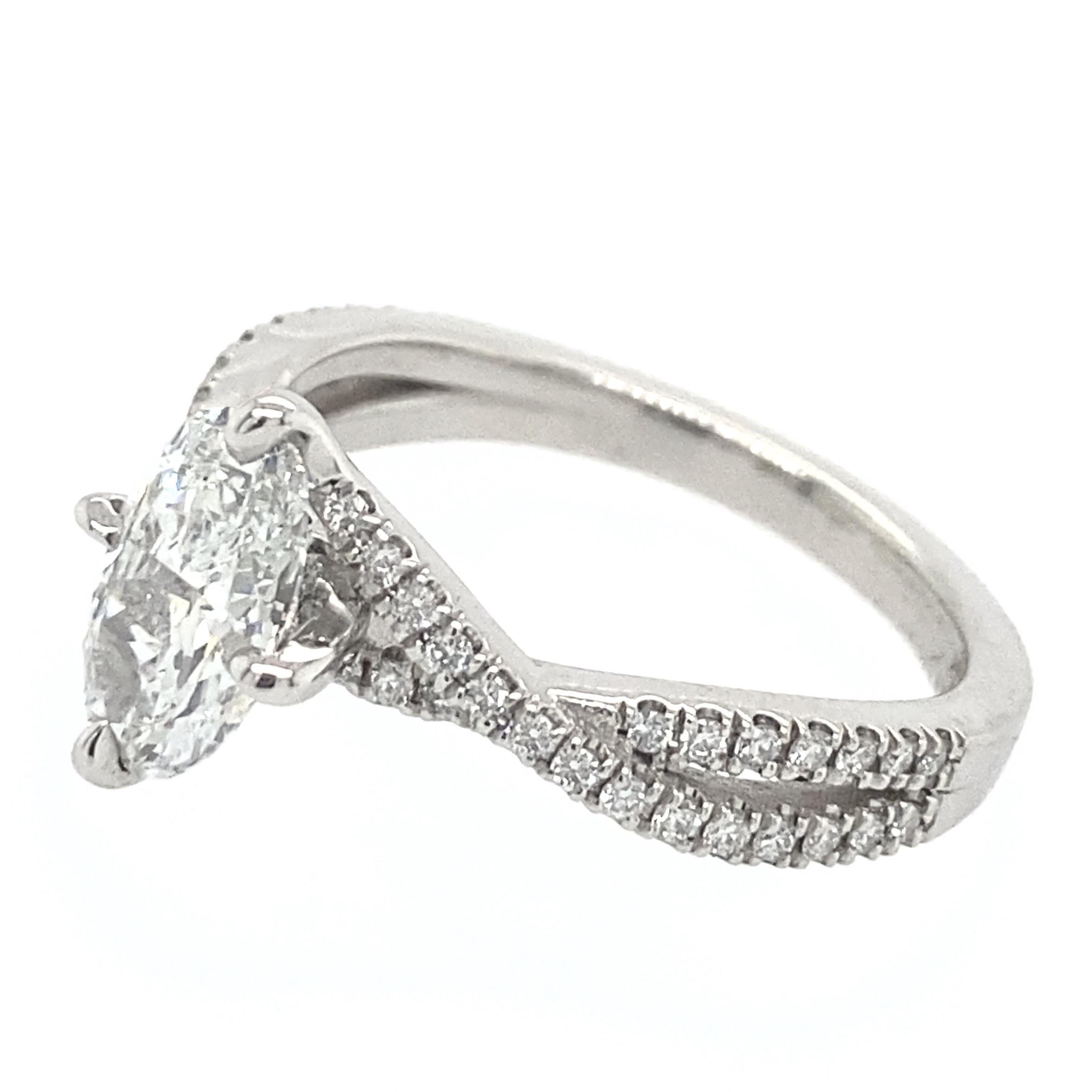 1.09 Carat GAI-Certified Oval Diamond Ring in Criss-Cross Platinum Setting In New Condition In Sherman Oaks, CA