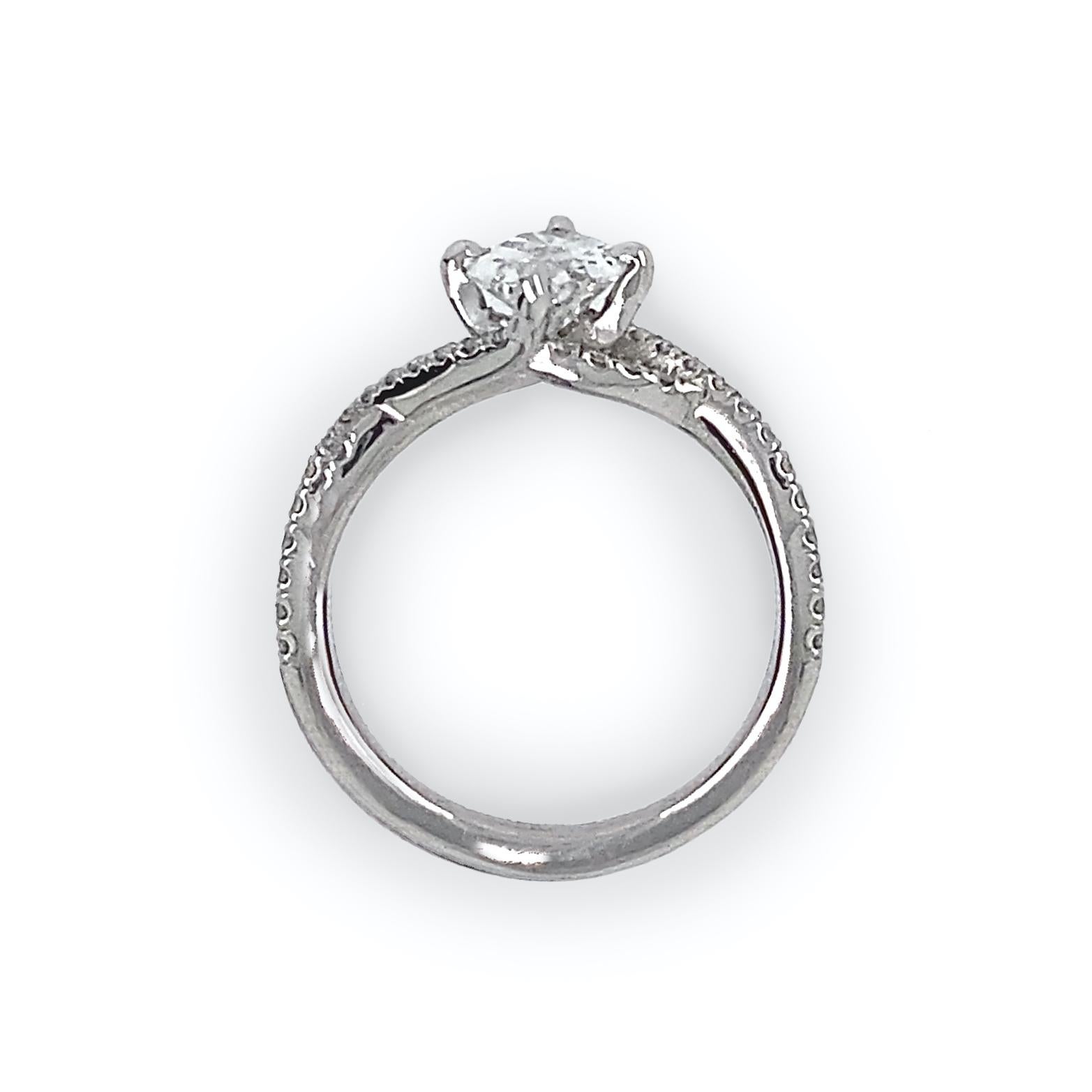 1.09 Carat GAI-Certified Oval Diamond Ring in Criss-Cross Platinum Setting 3