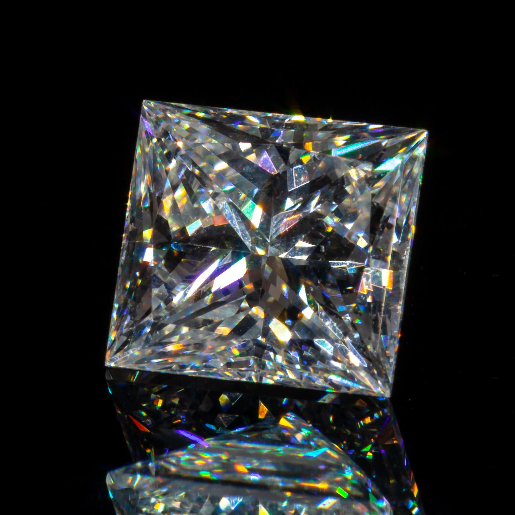 Diamant taille princesse non serti de 1,09 carat F/ VS2 certifié GIA

Informations générales sur le diamant
Taille du diamant : Rectangulaire Modifié Brillant
Dimensions : 5.94  x  5.50  -  3.90 mm

Résultats de la classification des diamants
Poids