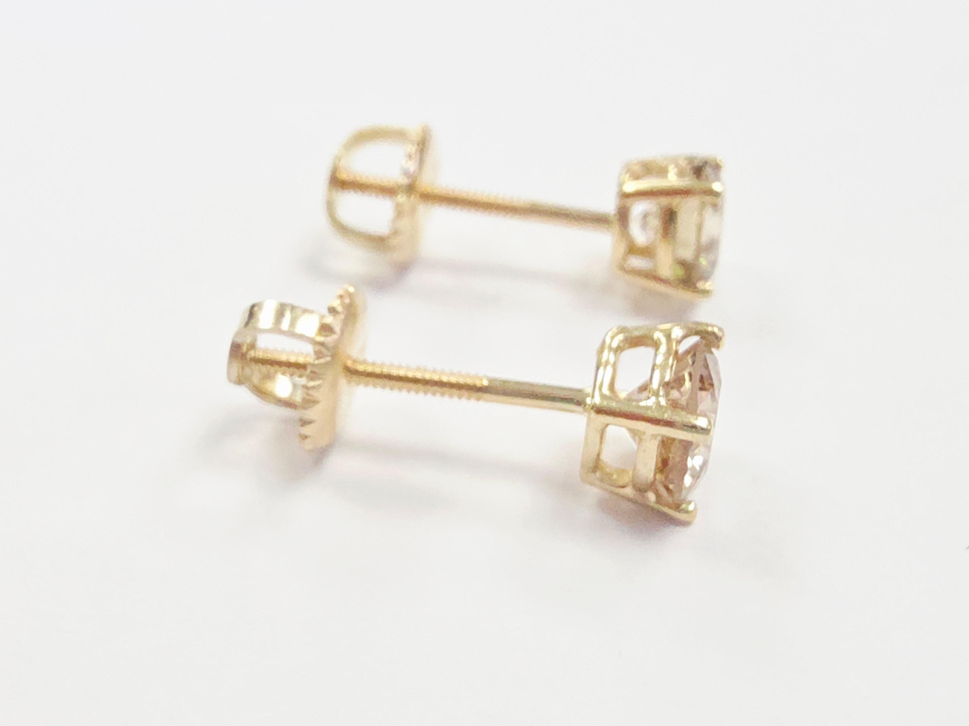 da uomo o donna Borchie con diamanti tondi brillanti Nature da 1,09 carati in oro giallo 14 carati in vendita
