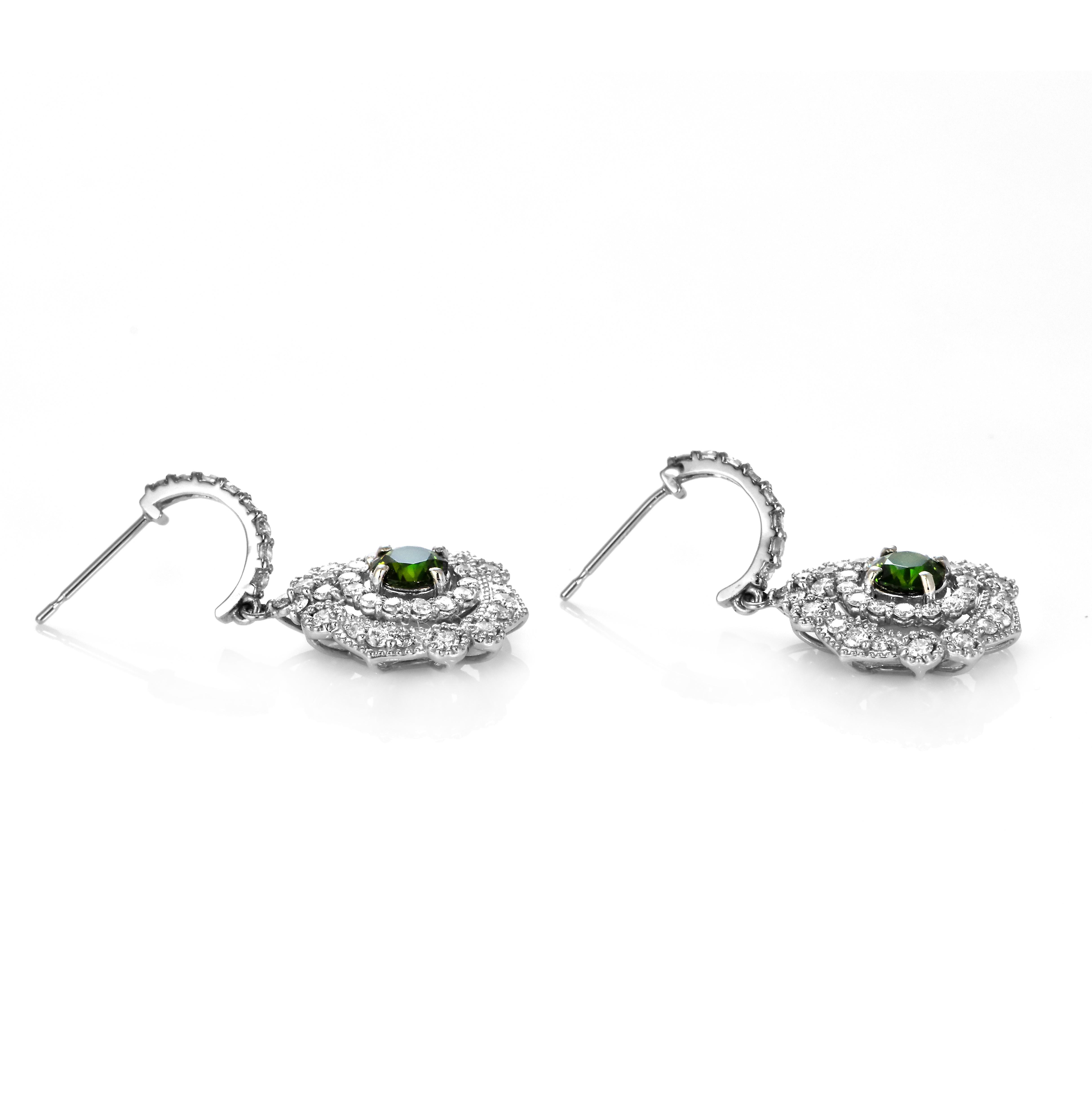 Women's 1.09 Carat Natural Demantoid Garnet and Diamond Earring Made in Platinum For Sale