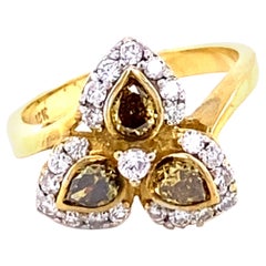 Bague cocktail en or jaune 18 carats avec diamants champagne fantaisie naturels de 1,09 carat