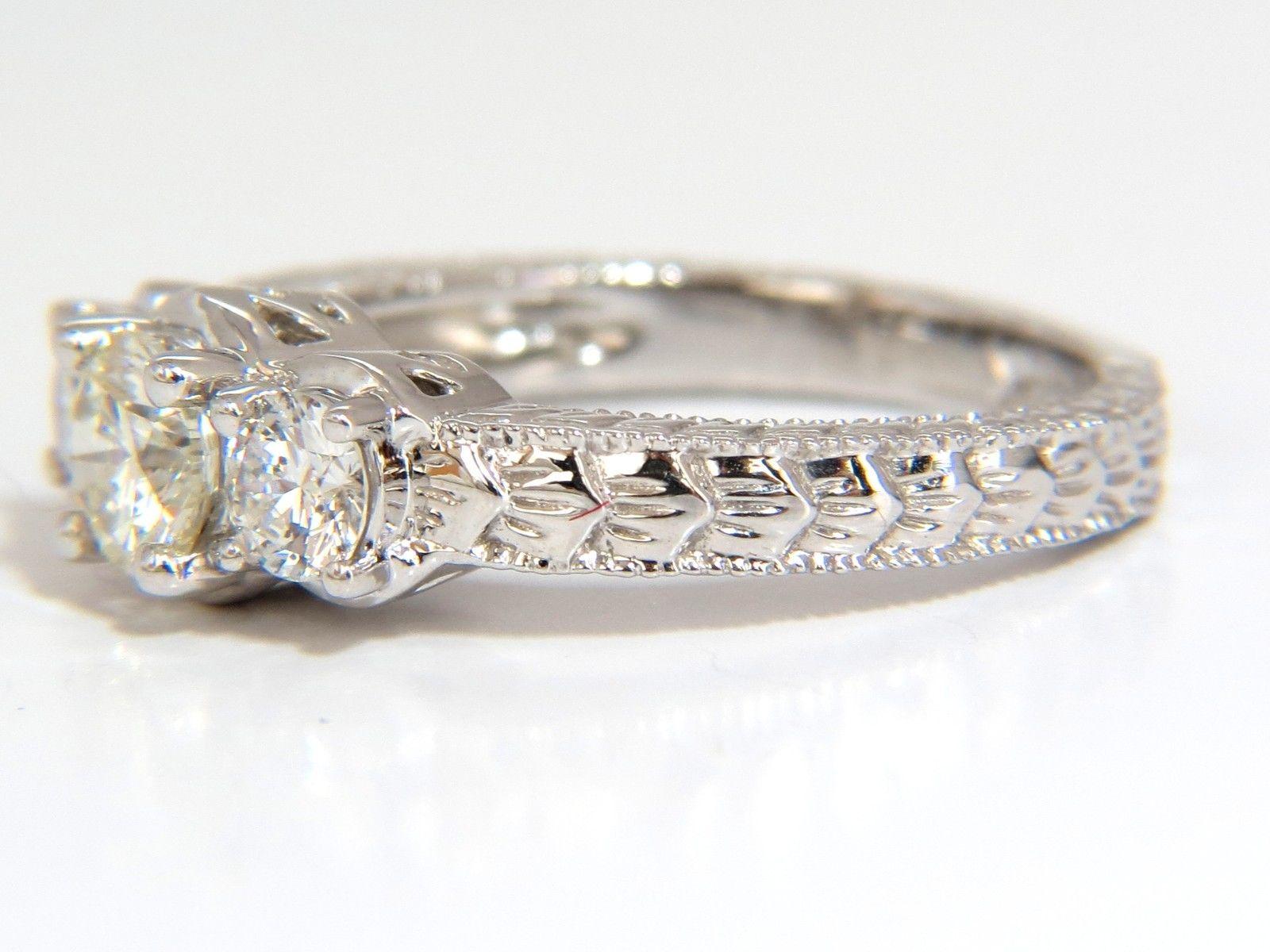 da uomo o donna Anello di diamanti tondi brillanti naturali da 1,09 carati Anello classico di fidanzamento a tre in vendita