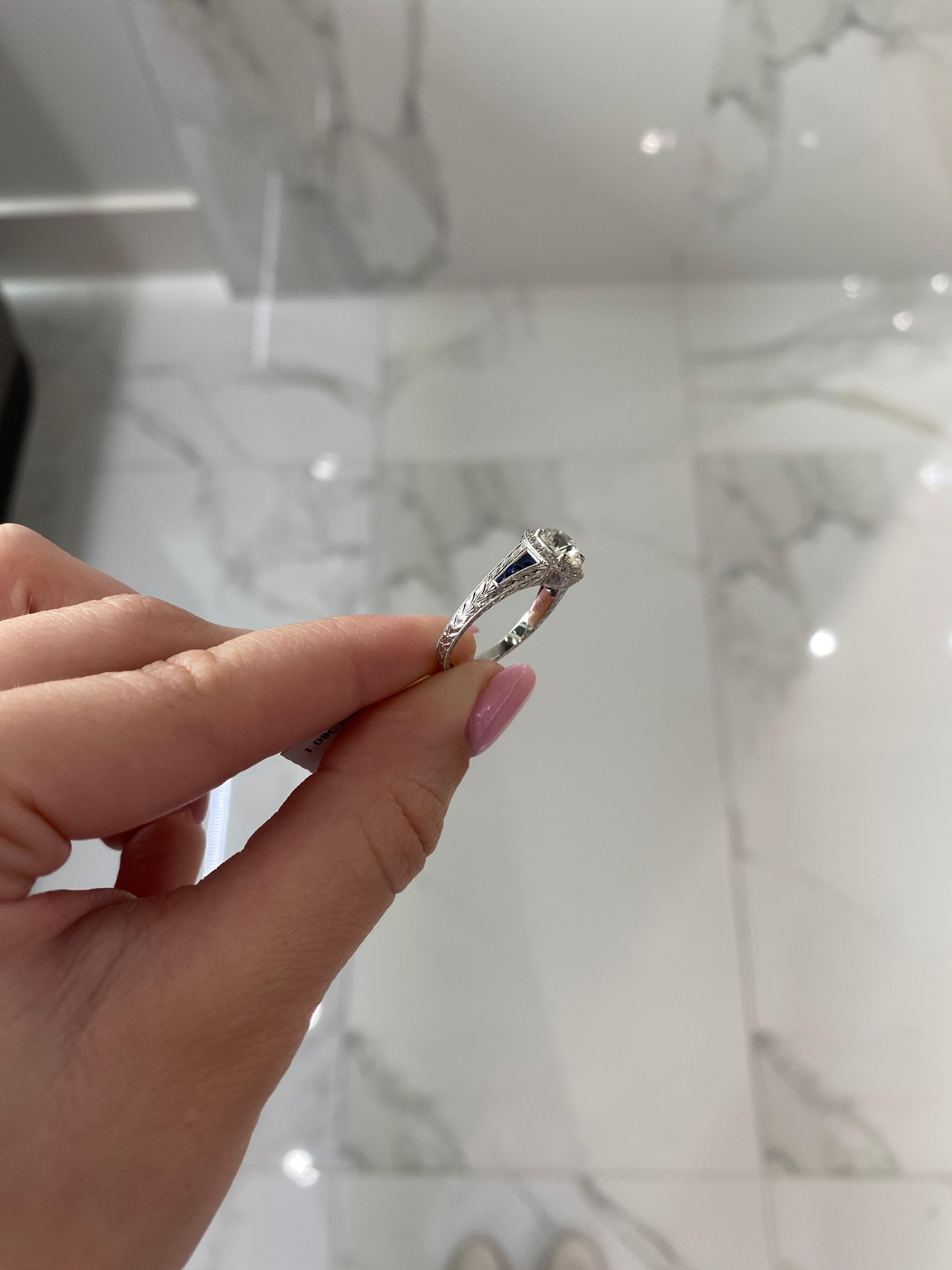 1,09 Karat Diamant im Altminenschliff mit 0,22 Karat Saphir Vintage inspirierter Ring im Angebot 3