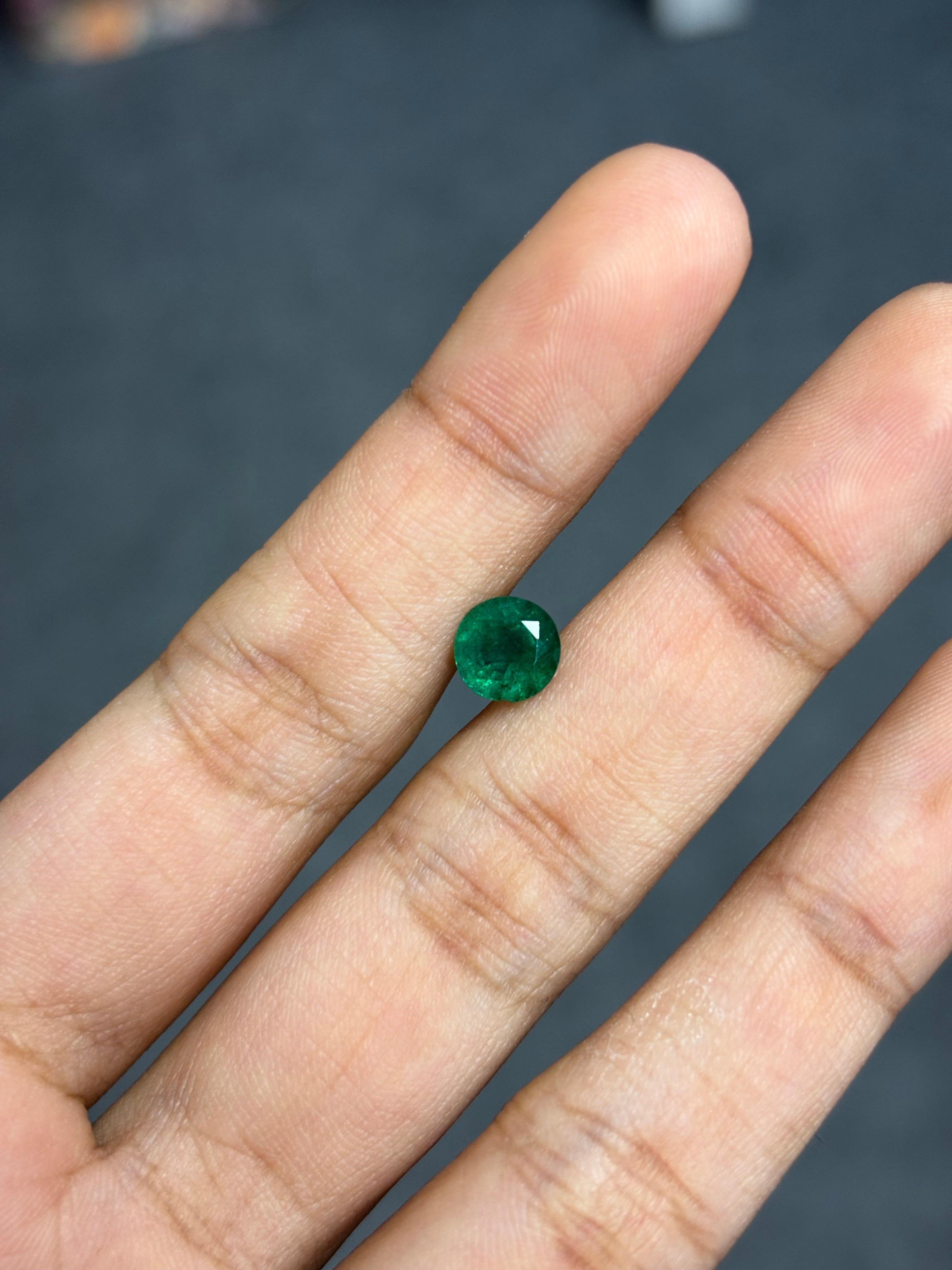 Round Cut 1.09 Carat Round Zambian Emerald Gemstone For Sale