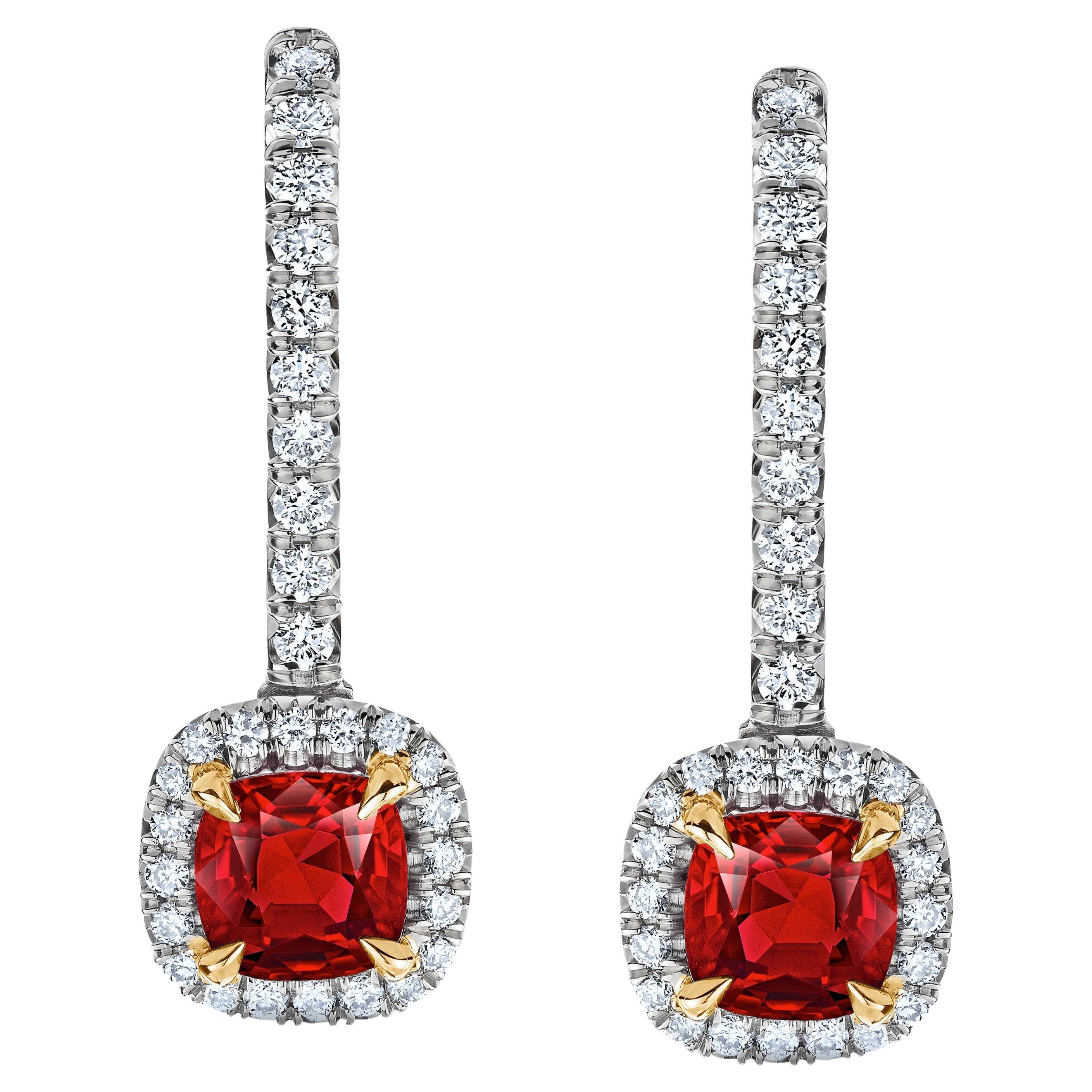 Orecchini a goccia con diamanti e rubini da 1,09 carati in vendita