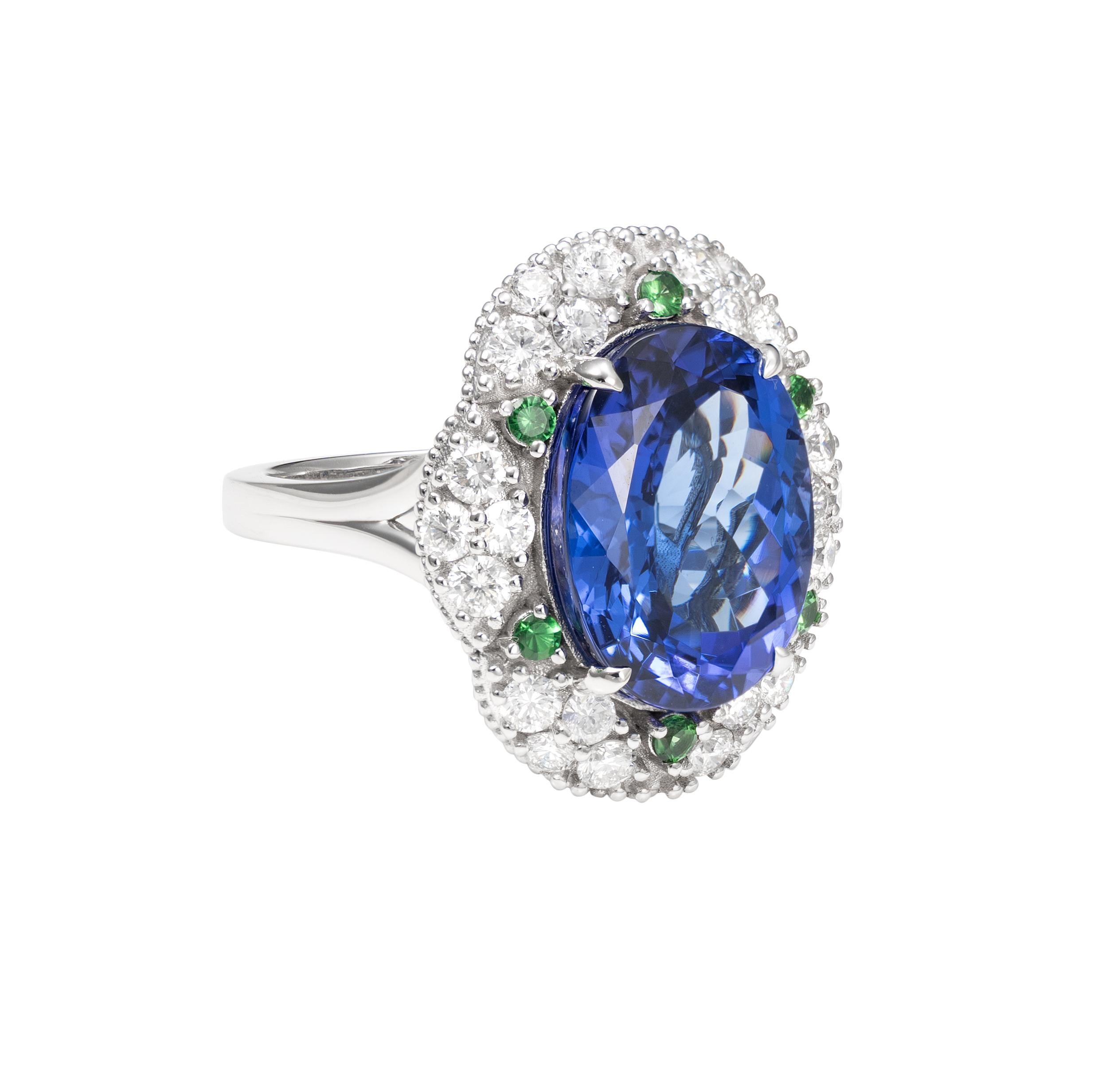 This collection is named as “Blue Planet” to represent Earth’s marine realm. The tantalizing Tanzanite represents the vast oceans of our planet. They are accented with subtle Tsavorites to display a beautiful harmony between land and sea. This ring