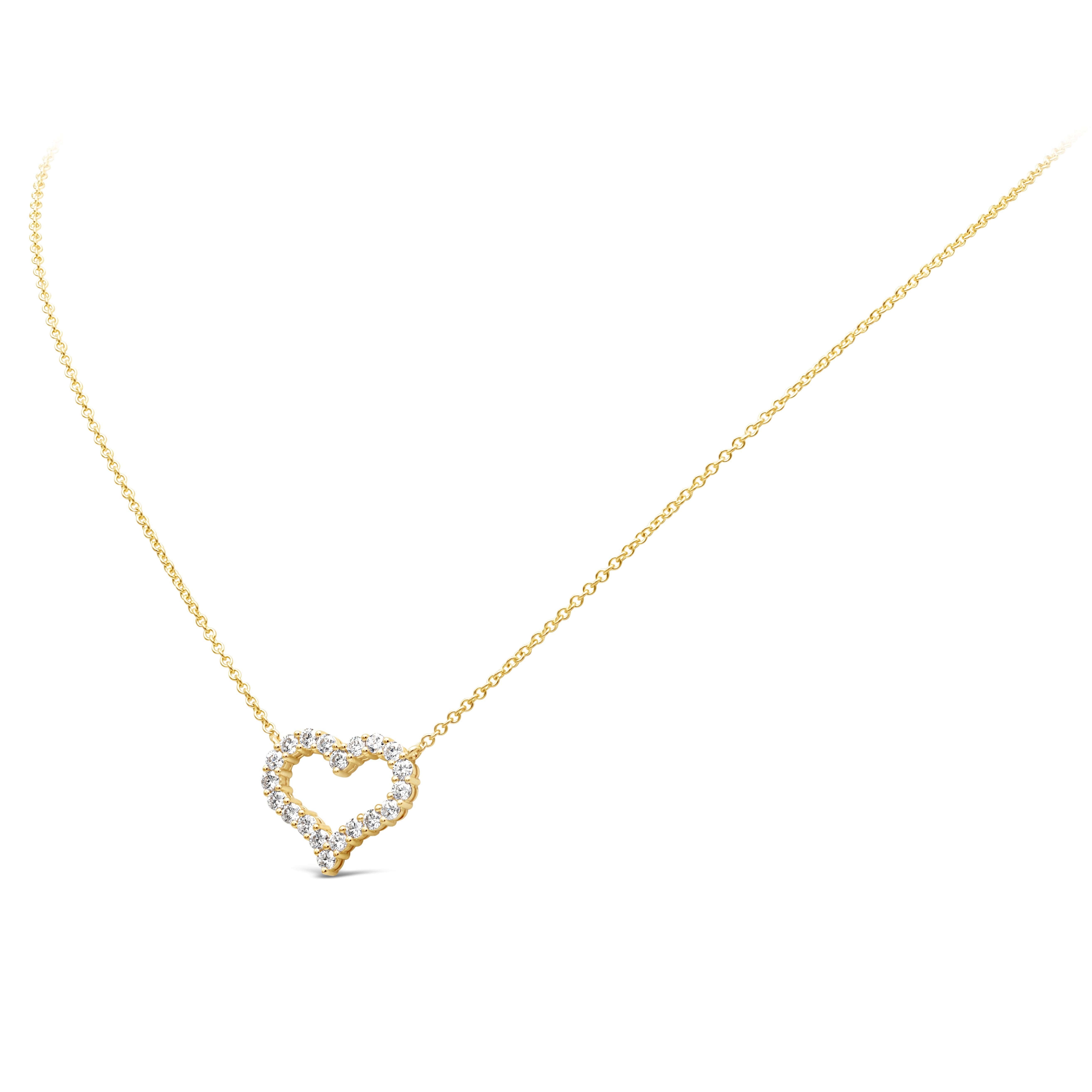 Contemporain 1.09 Carats Total Brilliante Diamond Round Open-Work Heart Pendant Necklace en vente