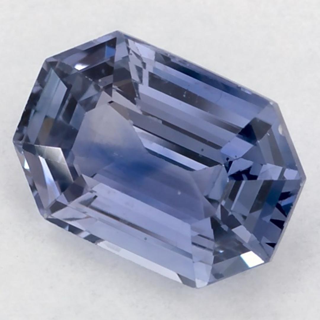 Pierre de naissance très précieuse du mois de septembre, d'un bleu ravissant. On pense qu'ils apportent chance et fortune dans la vie.

Explorez la vibrante collection d'émeraudes, de rubis et de saphirs de notre magasin, disponibles sous forme de