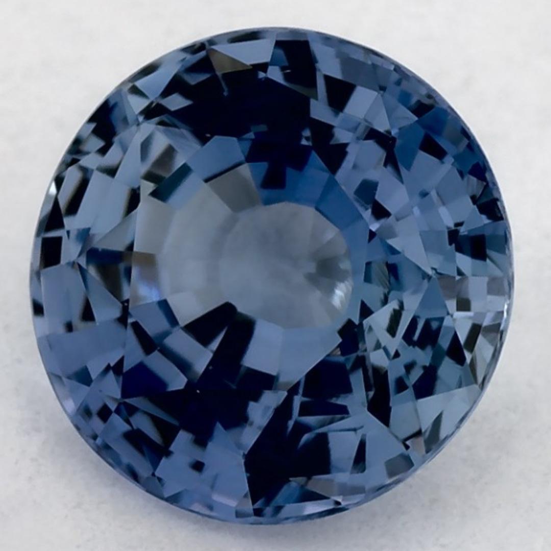 Una piedra de nacimiento de septiembre muy preciosa con un encantador color azul. Se cree que traen buena suerte y fortuna a la vida.

Explora la vibrante colección de esmeraldas, rubíes y zafiros de nuestra tienda, disponibles como gemas sueltas y